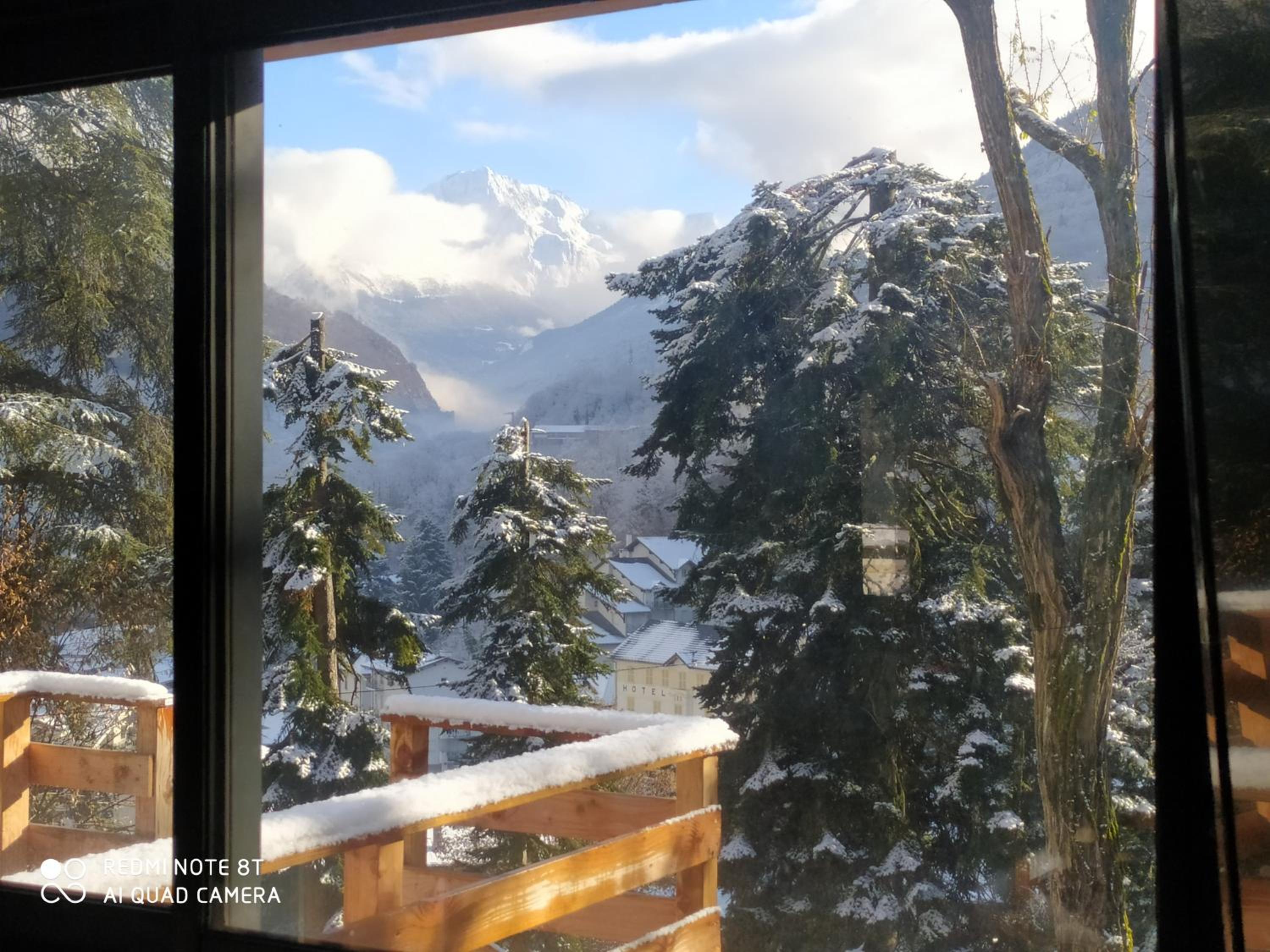Apartment with Mountain View photo 2