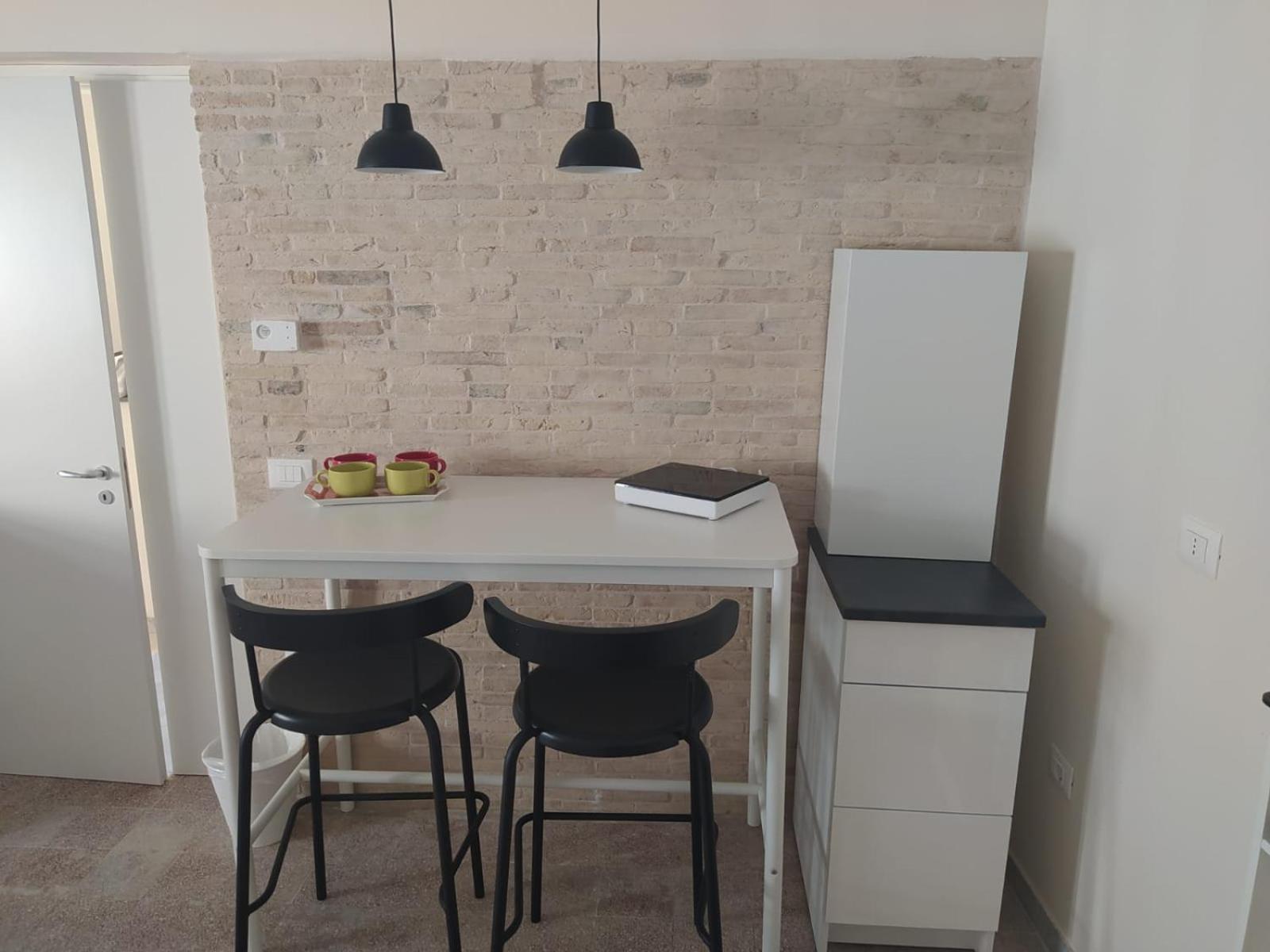 One-Bedroom Apartment - Photo 3