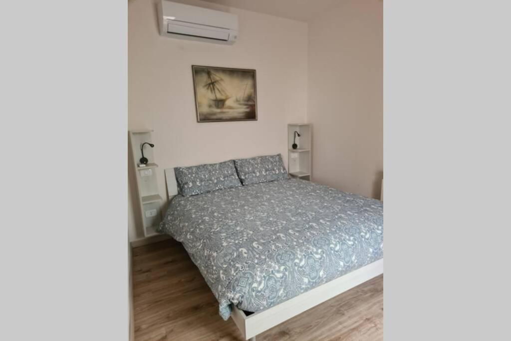 One-Bedroom Apartment - Photo 3