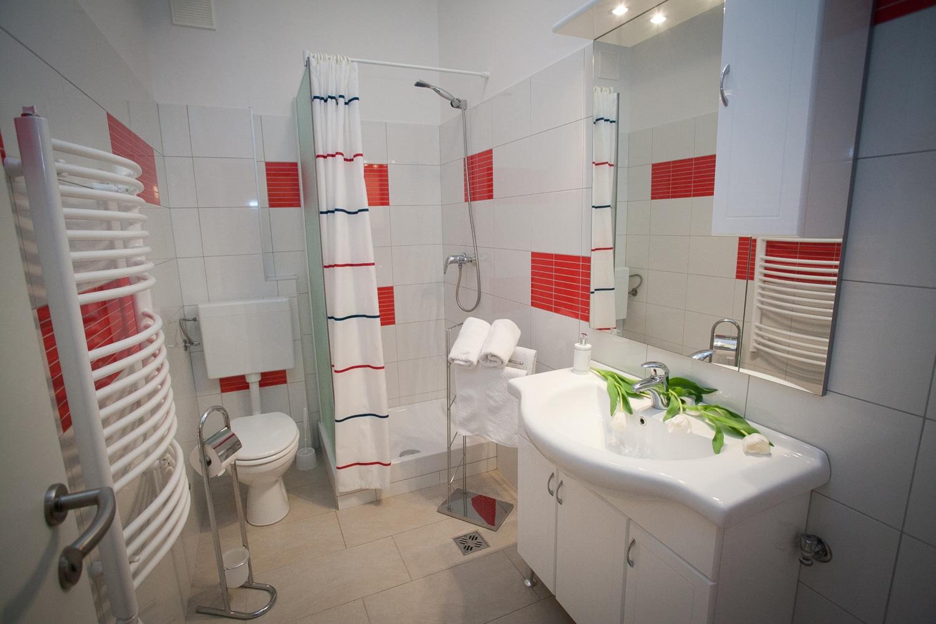 One-Bedroom Apartment - Photo 19