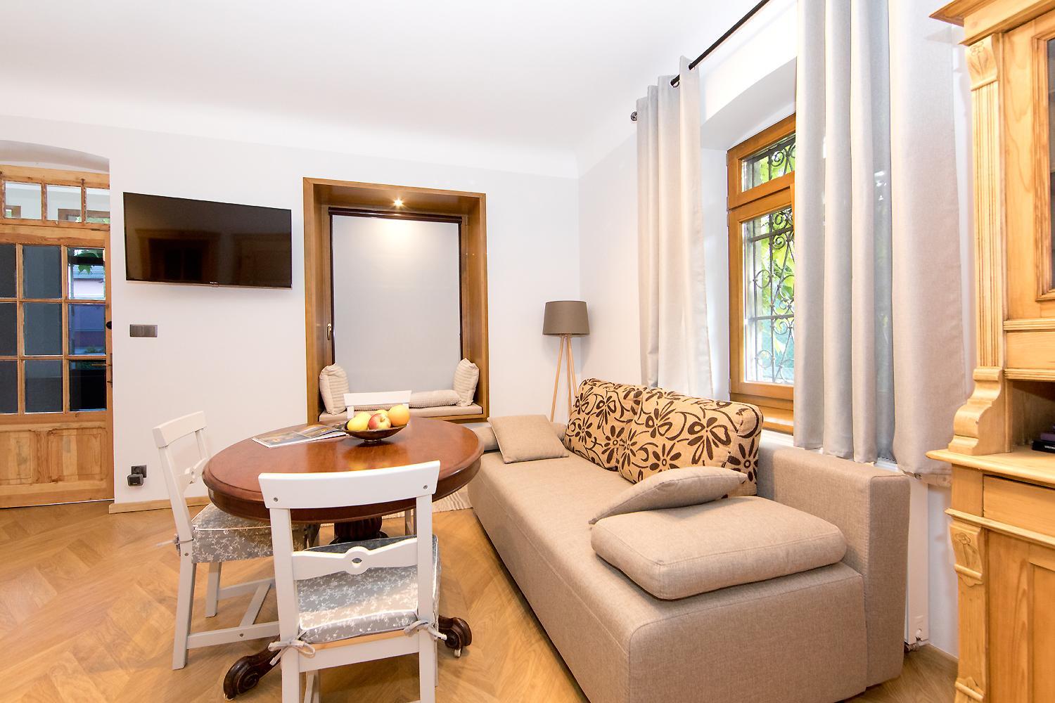 One-Bedroom Apartment photo 2