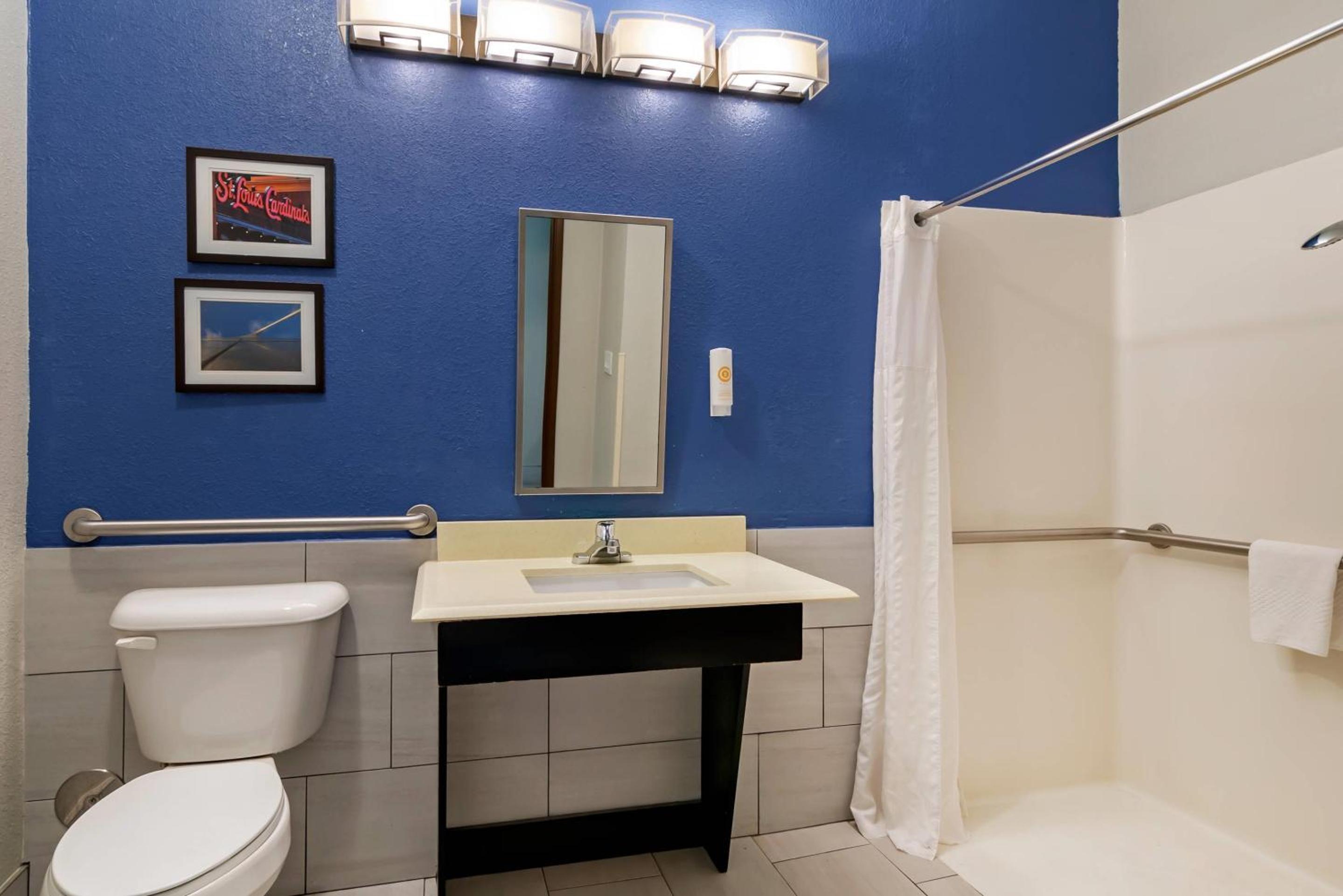 King Suite - Accessible/Non-Smoking
