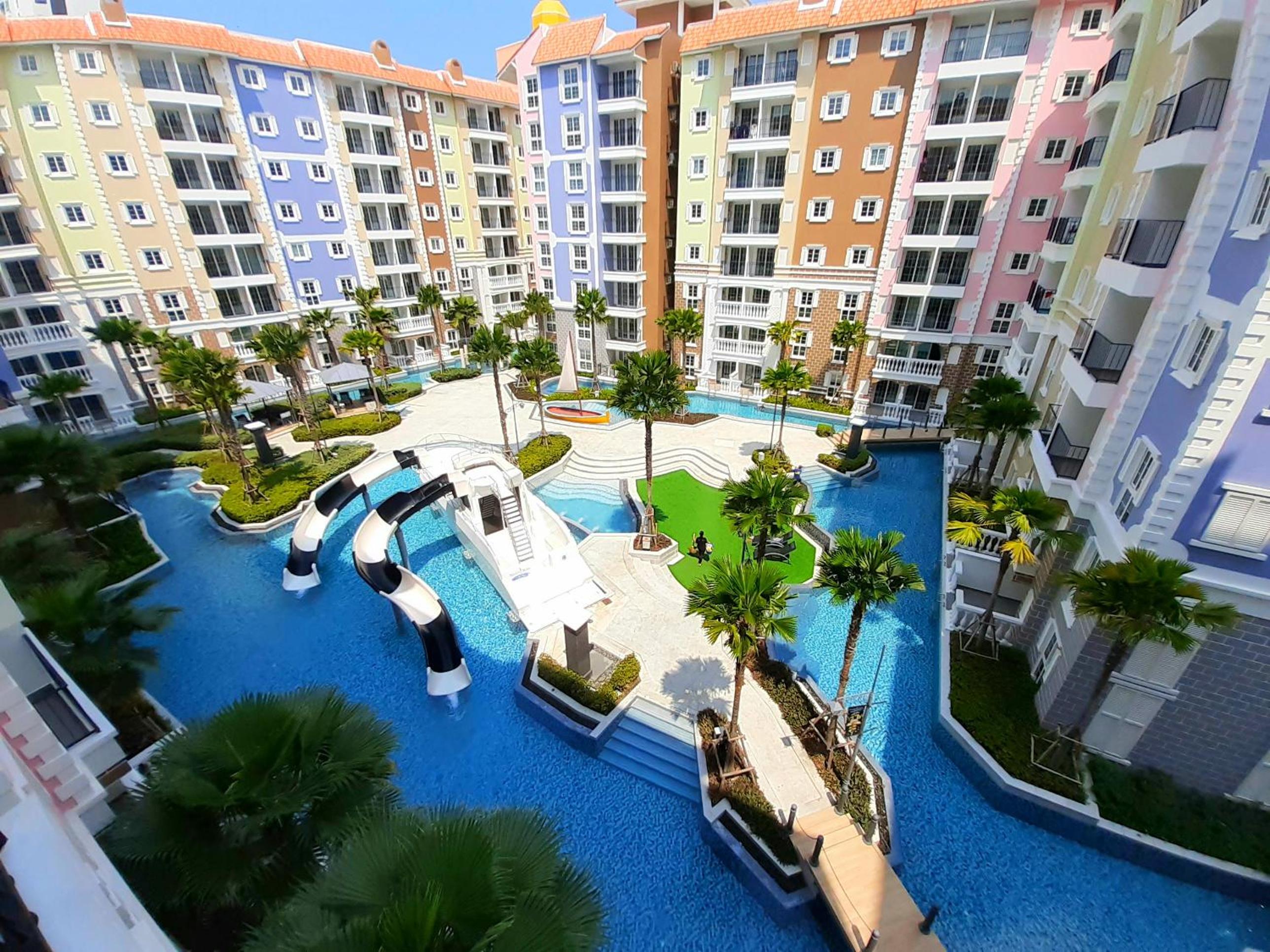 Apartment with Pool View  photo 2