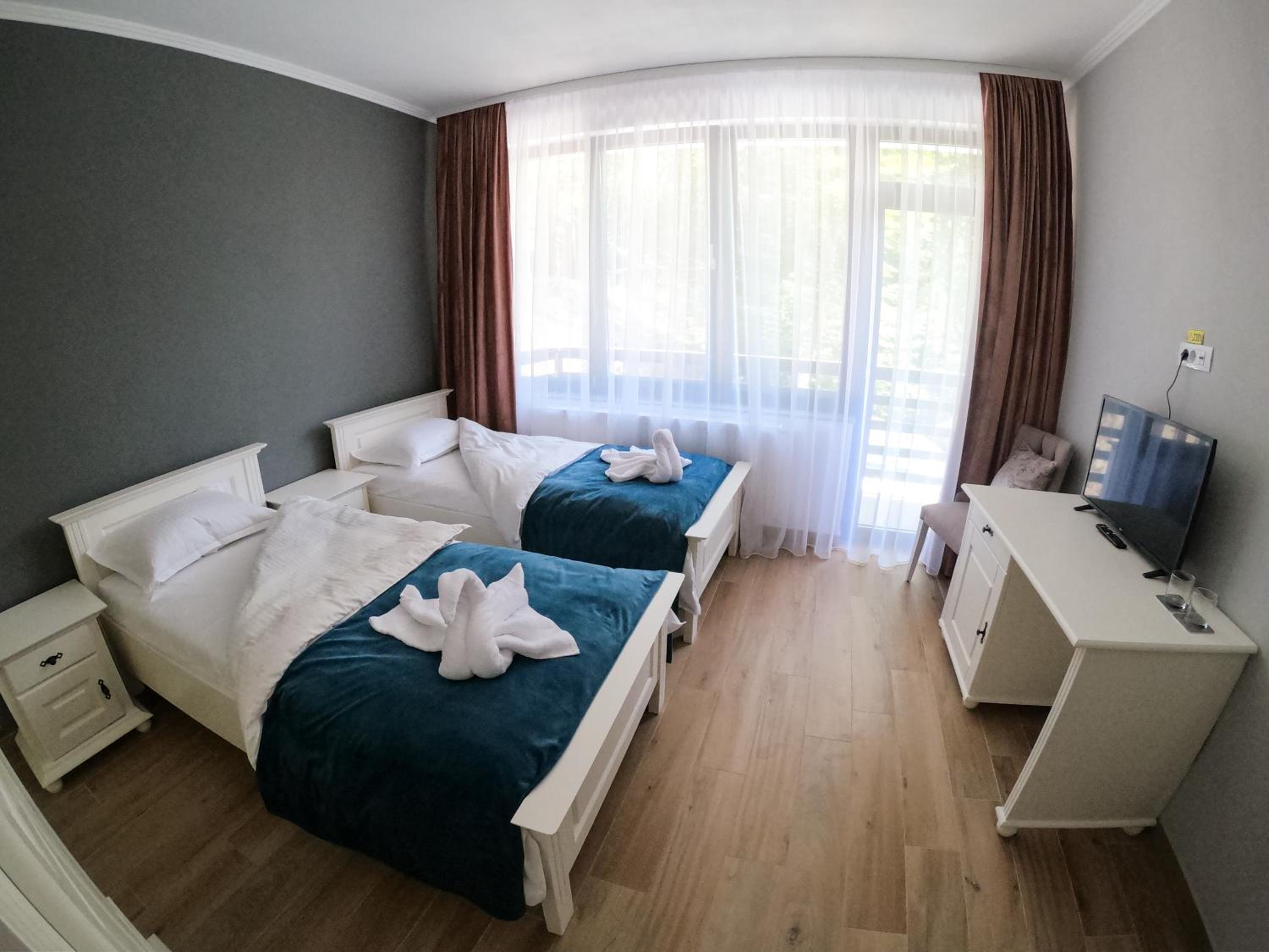 Standard Twin Room - Photo 5