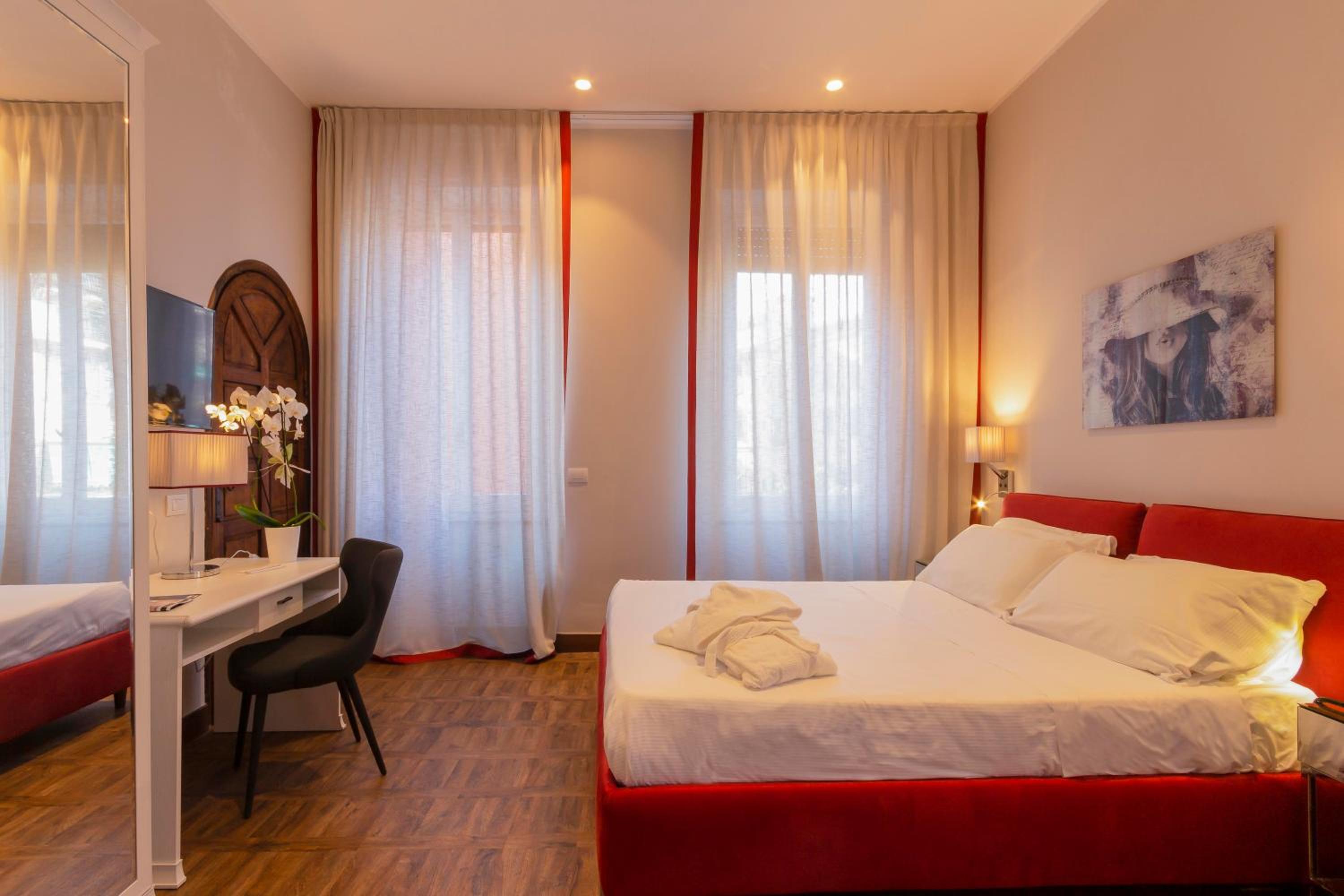 Junior Suite with Spa Access photo 3