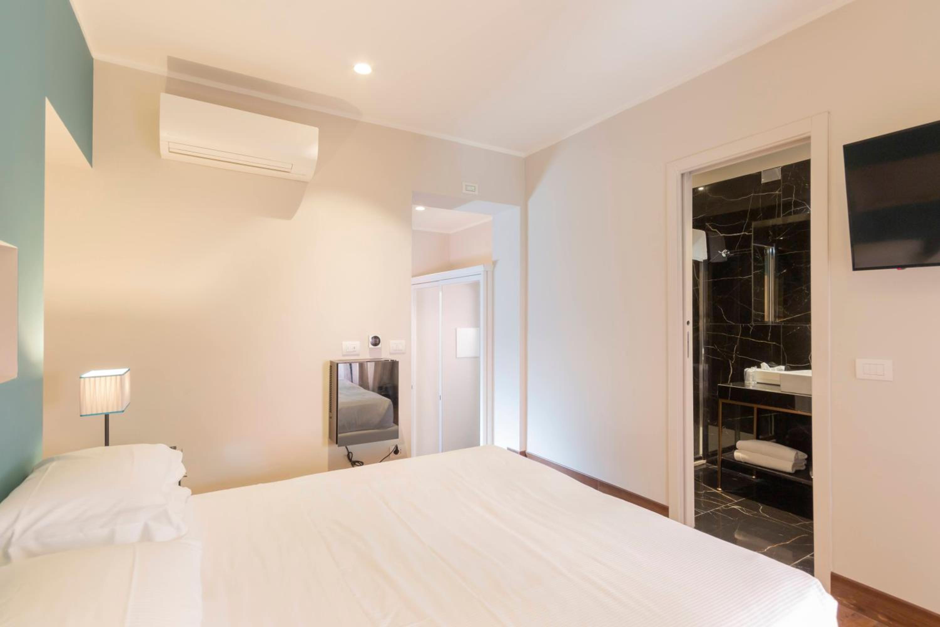 Standard Double or Twin Room with Spa Access photo 2