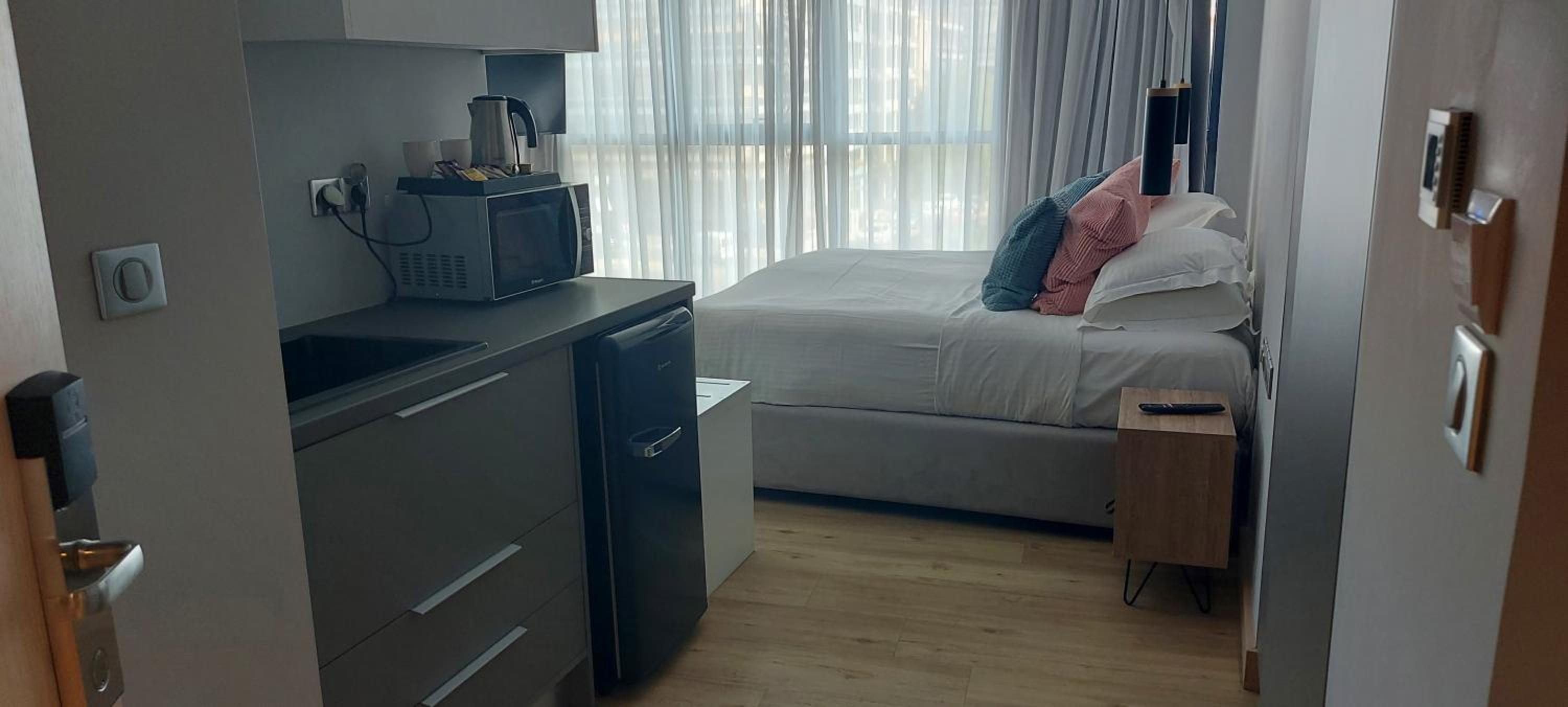 Studio Apartment photo 2