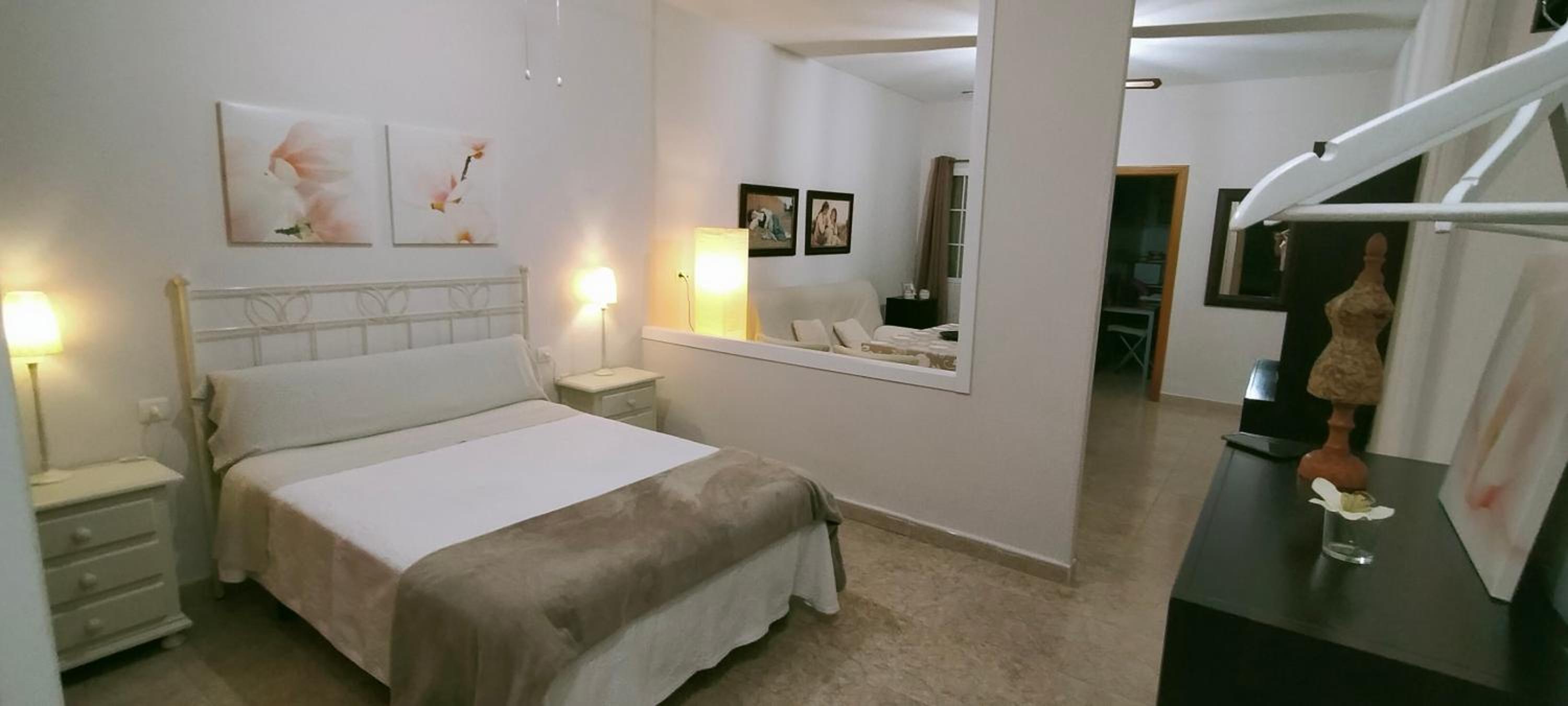 One-Bedroom Apartment - Photo 1