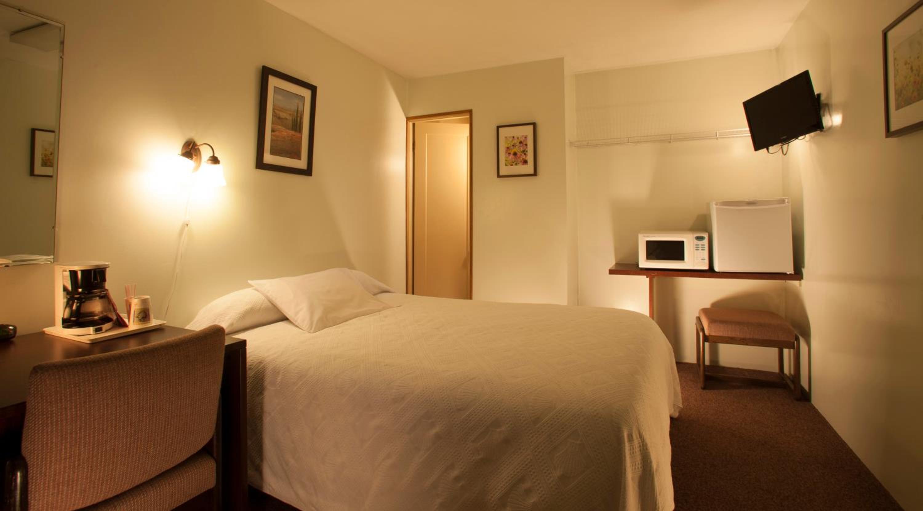 Standard Queen Room photo 1