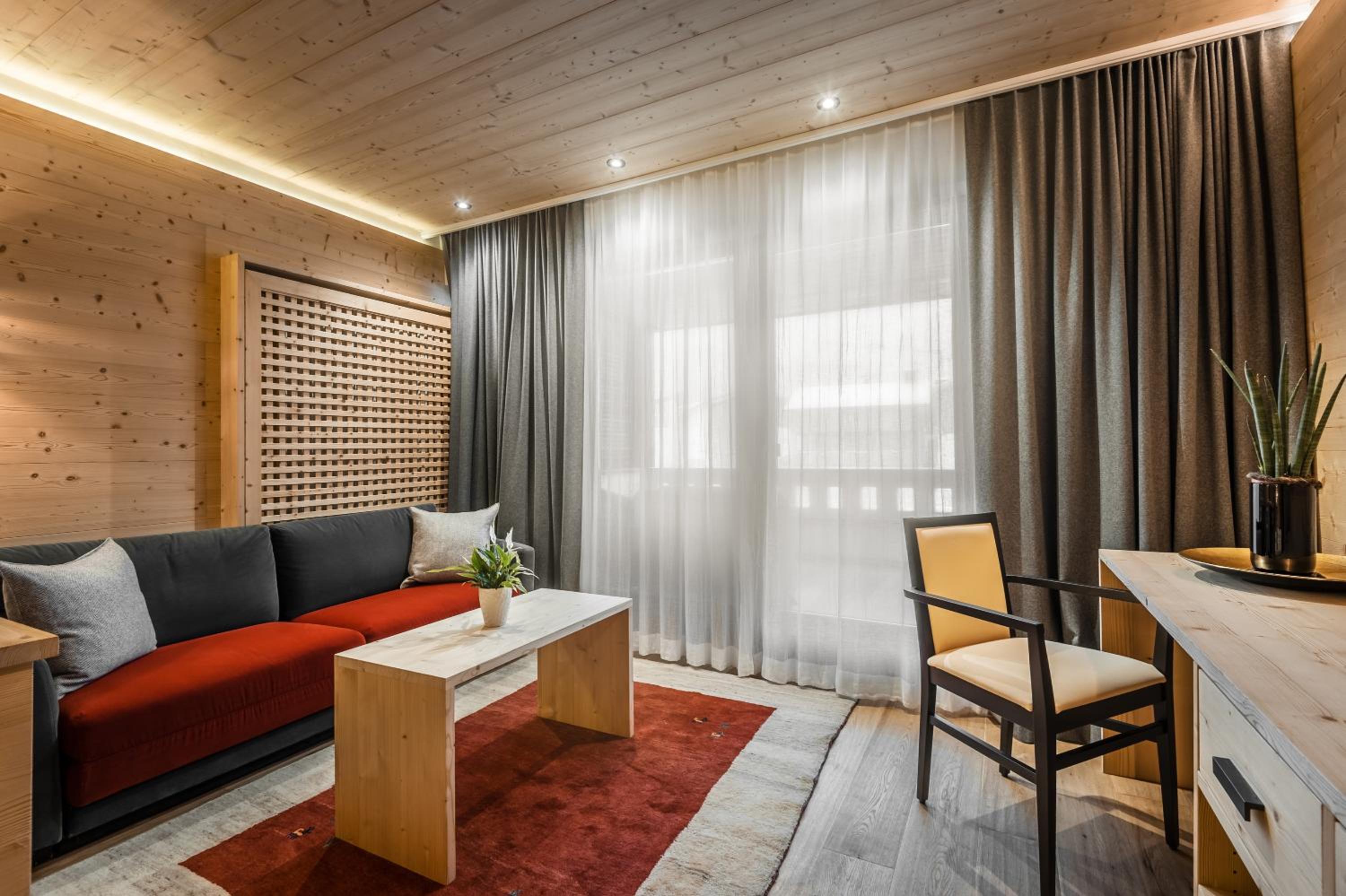 Deluxe Suite - Photo 2