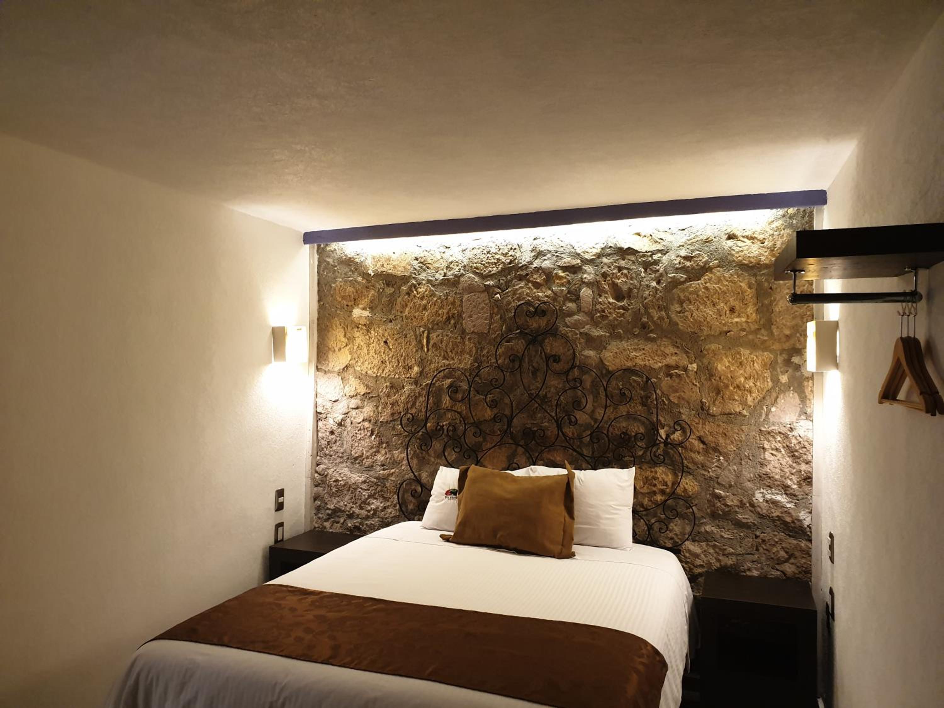 Deluxe Room (2 Adults + 1 Child) photo 1