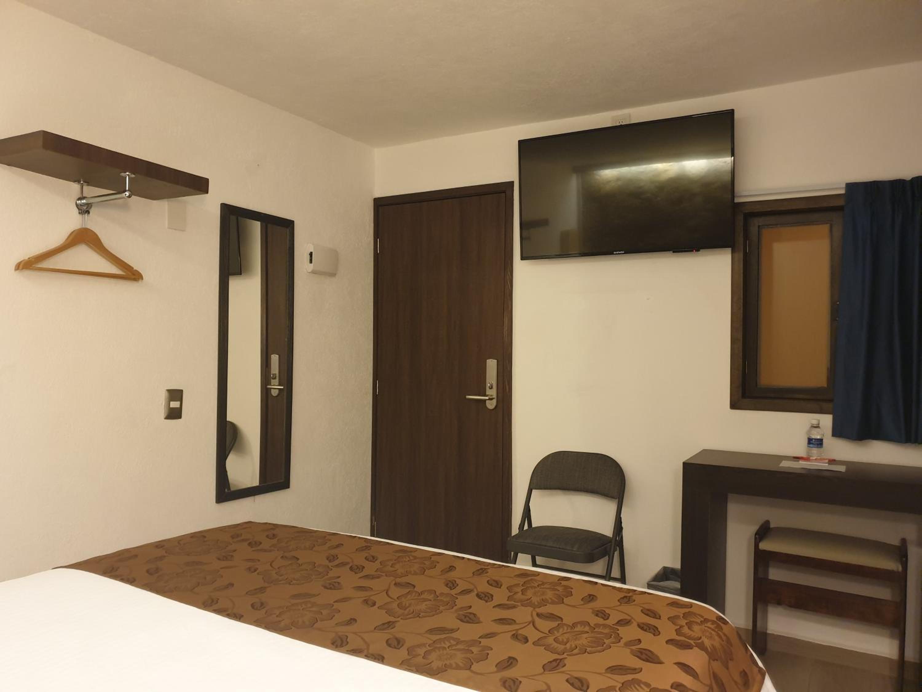 Deluxe Room (2 Adults + 1 Child) photo 3