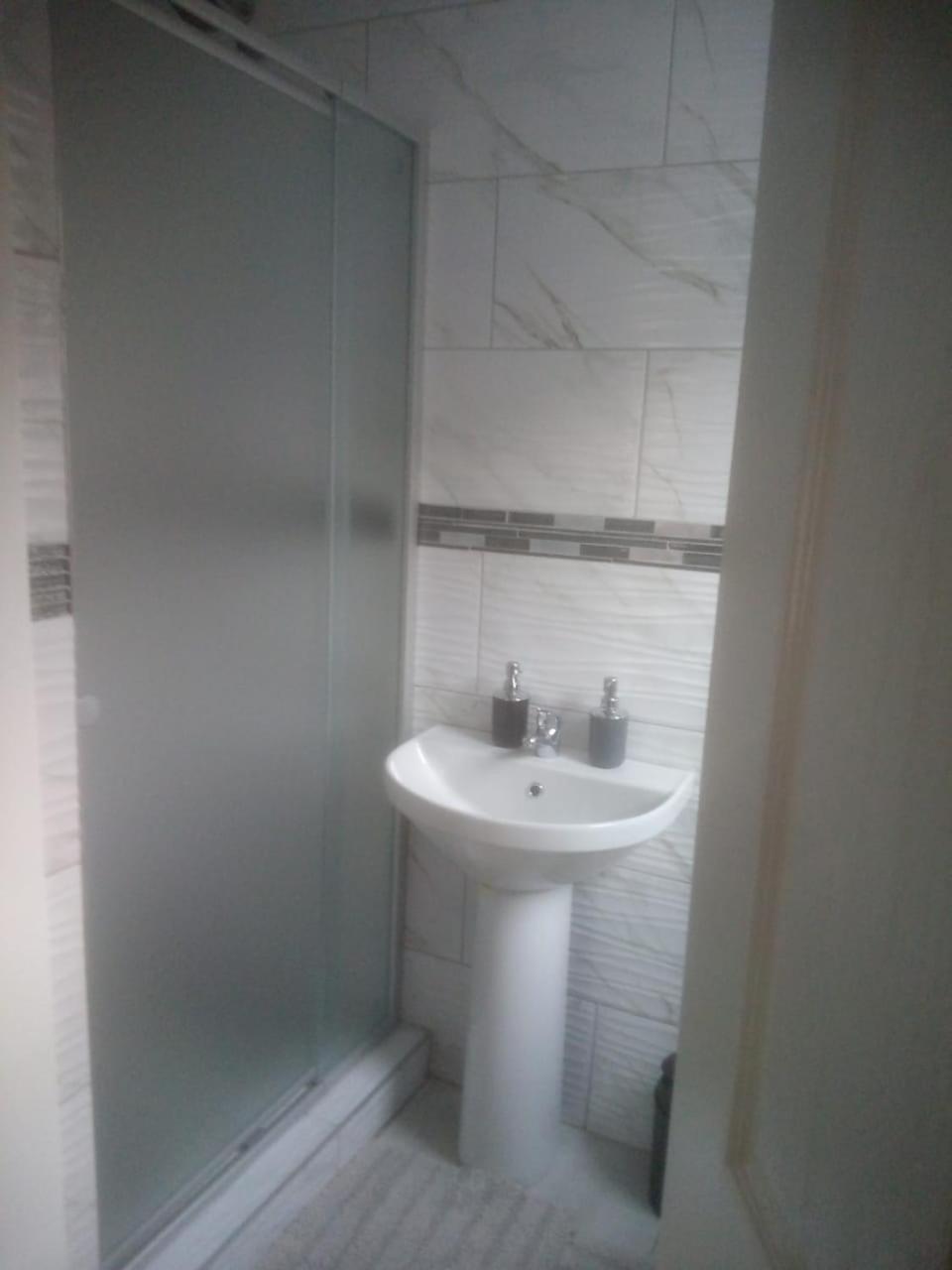 Deluxe Double Room with Shower photo 3