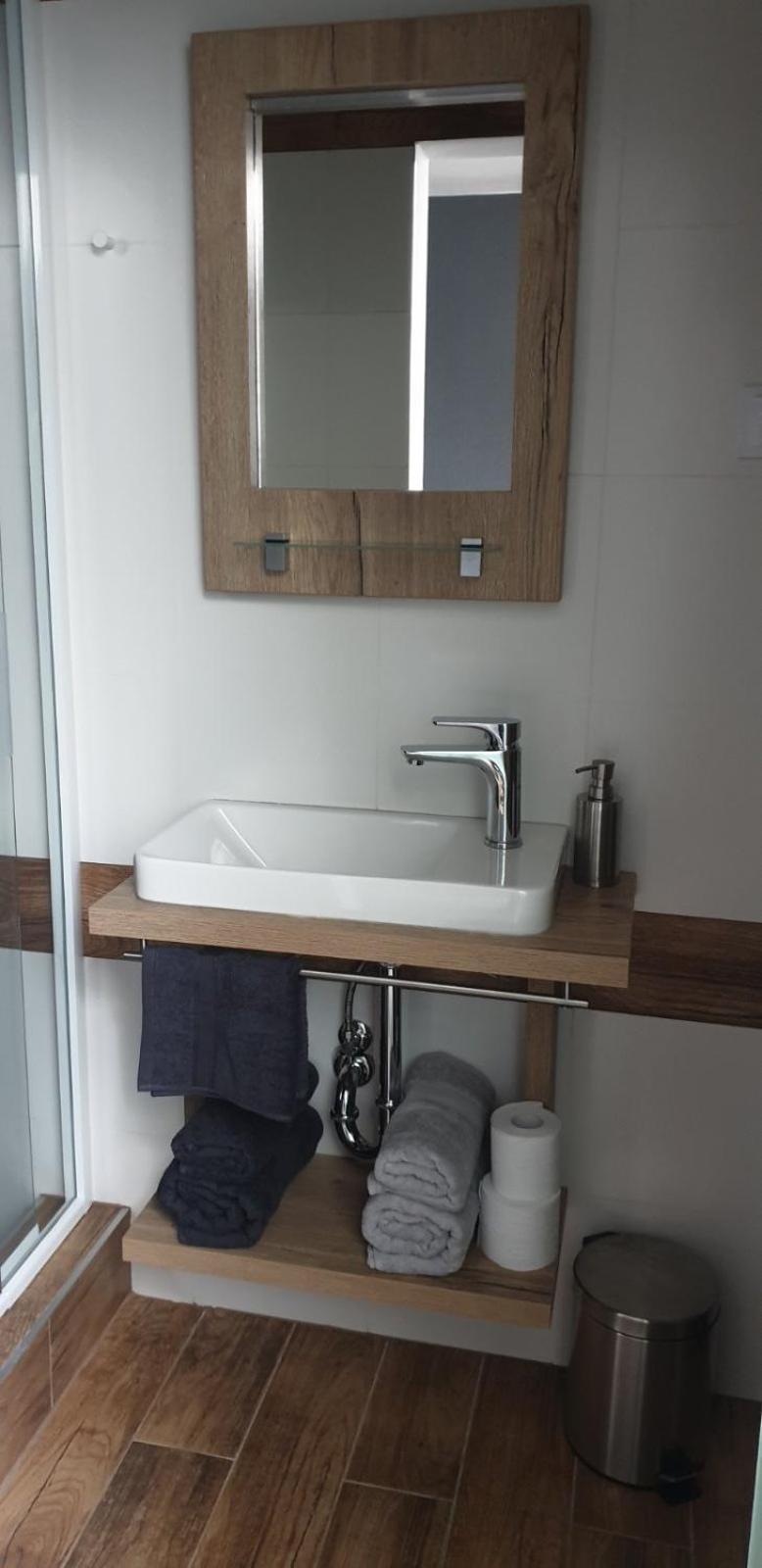 Double or Twin Room - Photo 4