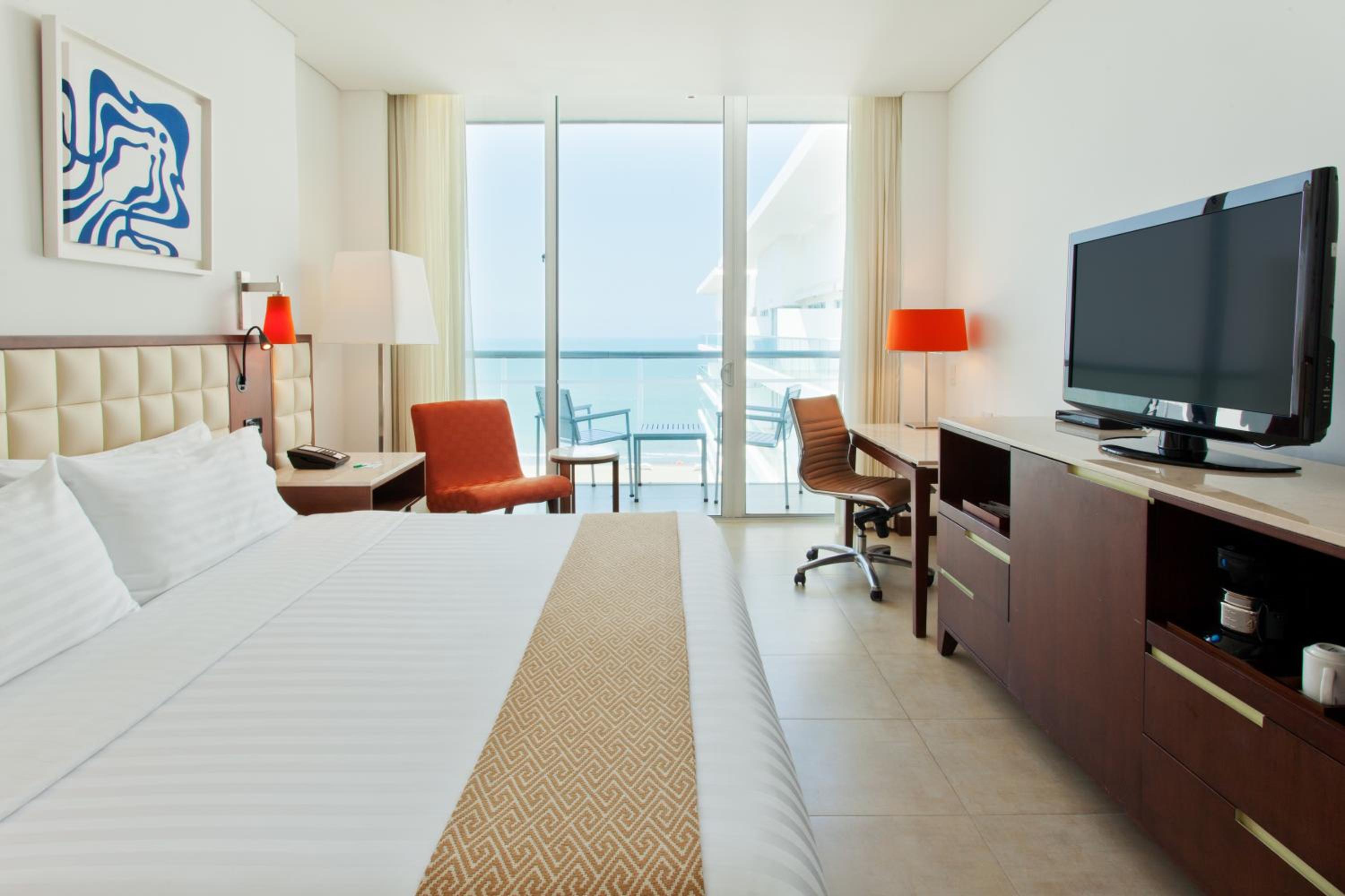 Standard King Room with Ocean View - Photo 1