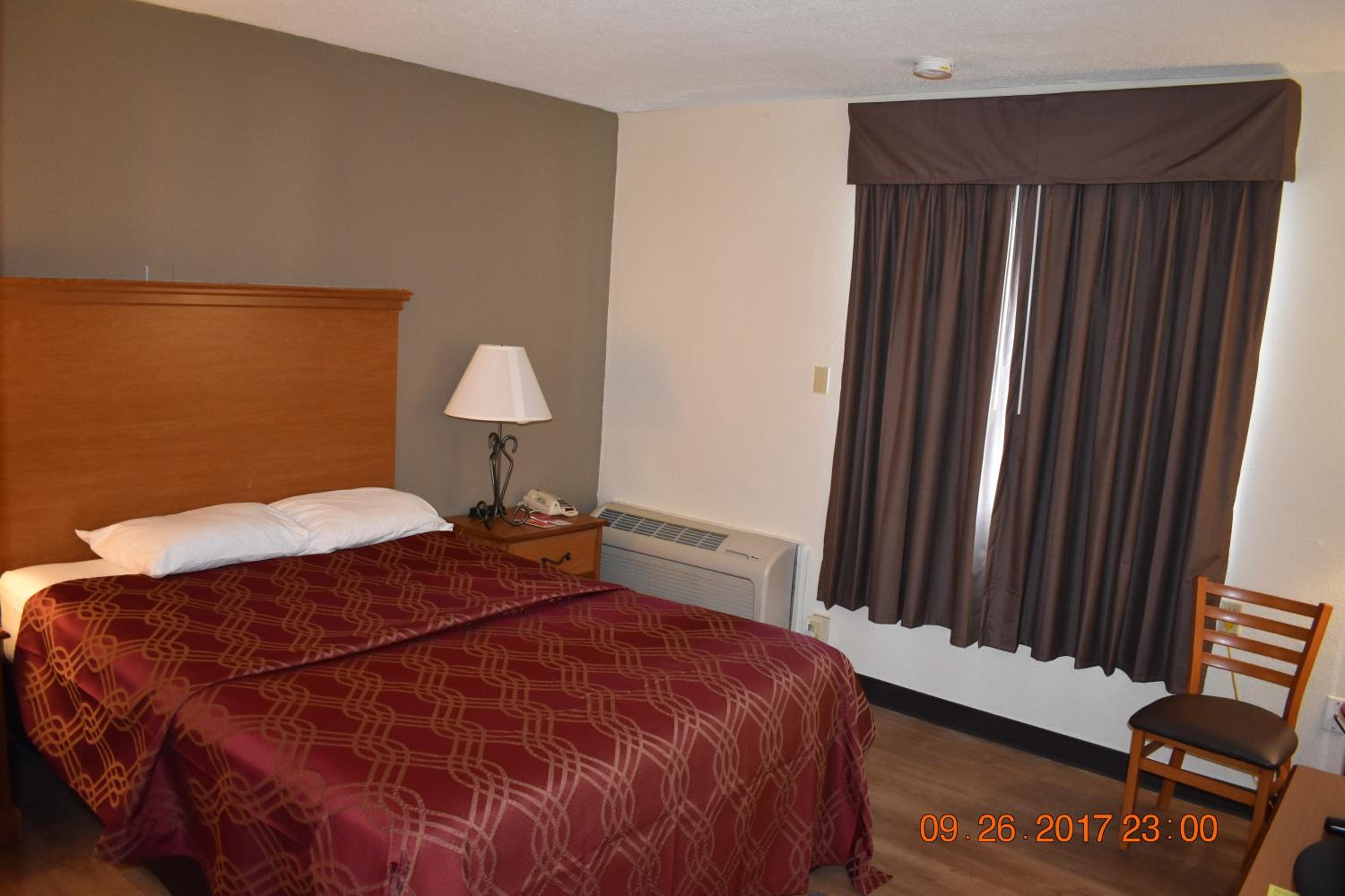 Deluxe Queen Room