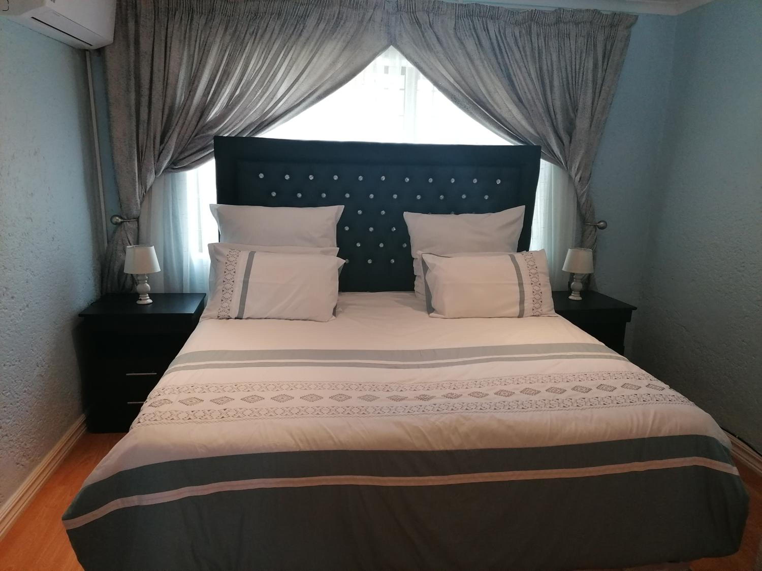Three-Bedroom Villa - Photo 45