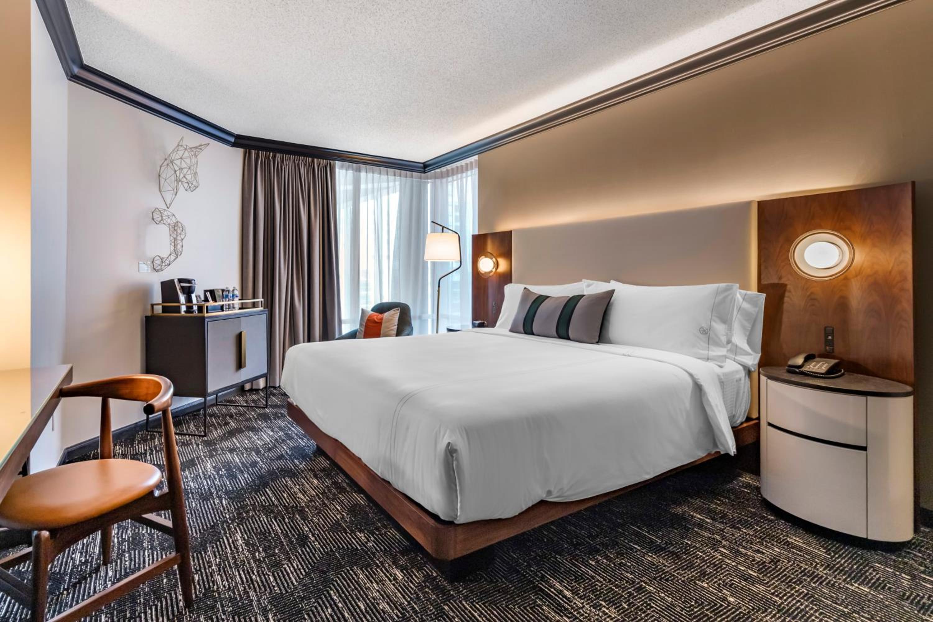 Deluxe King Room - Disability Access