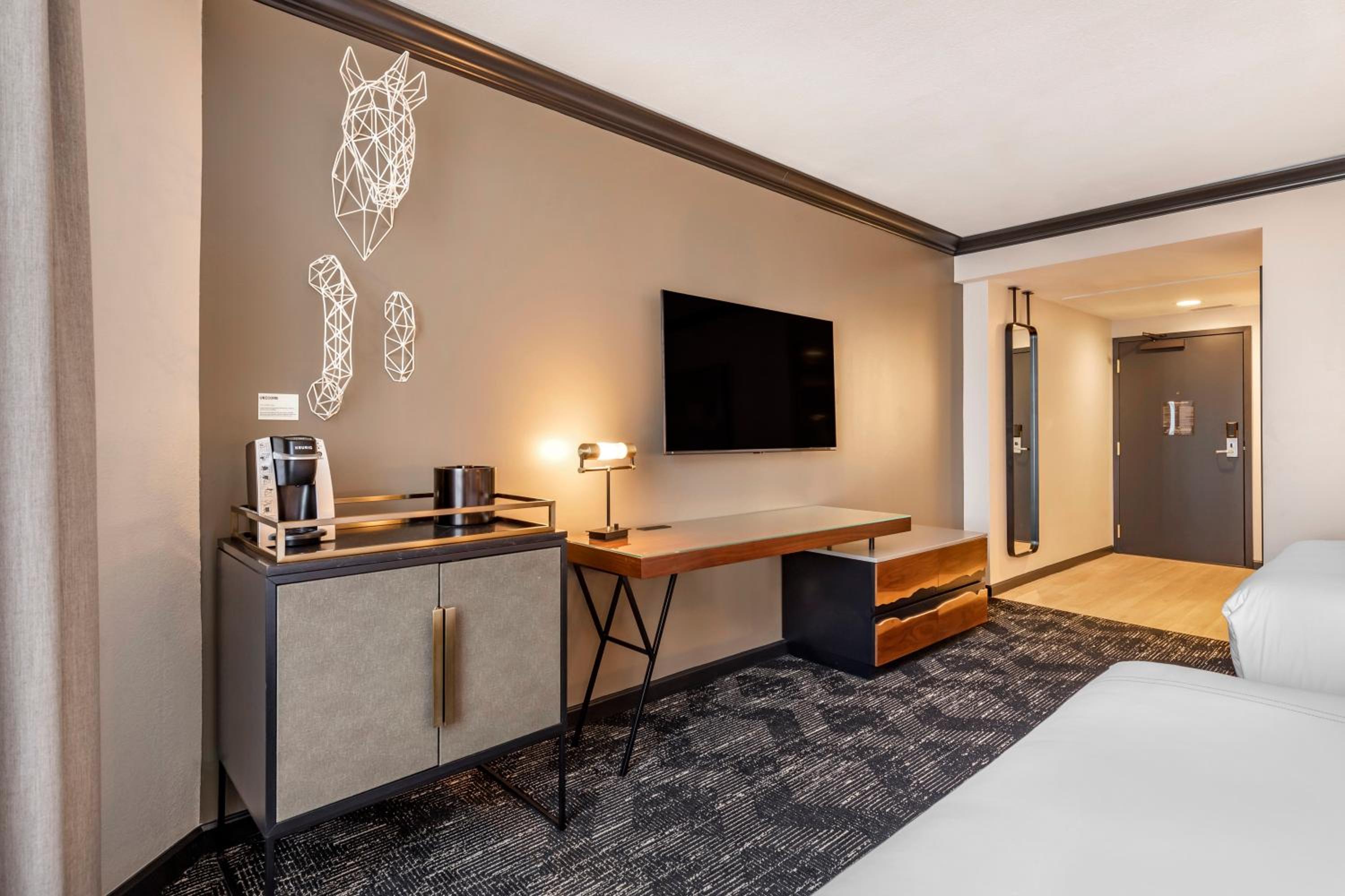 Accessible Premier with Roll in Shower and 2 Queen Beds