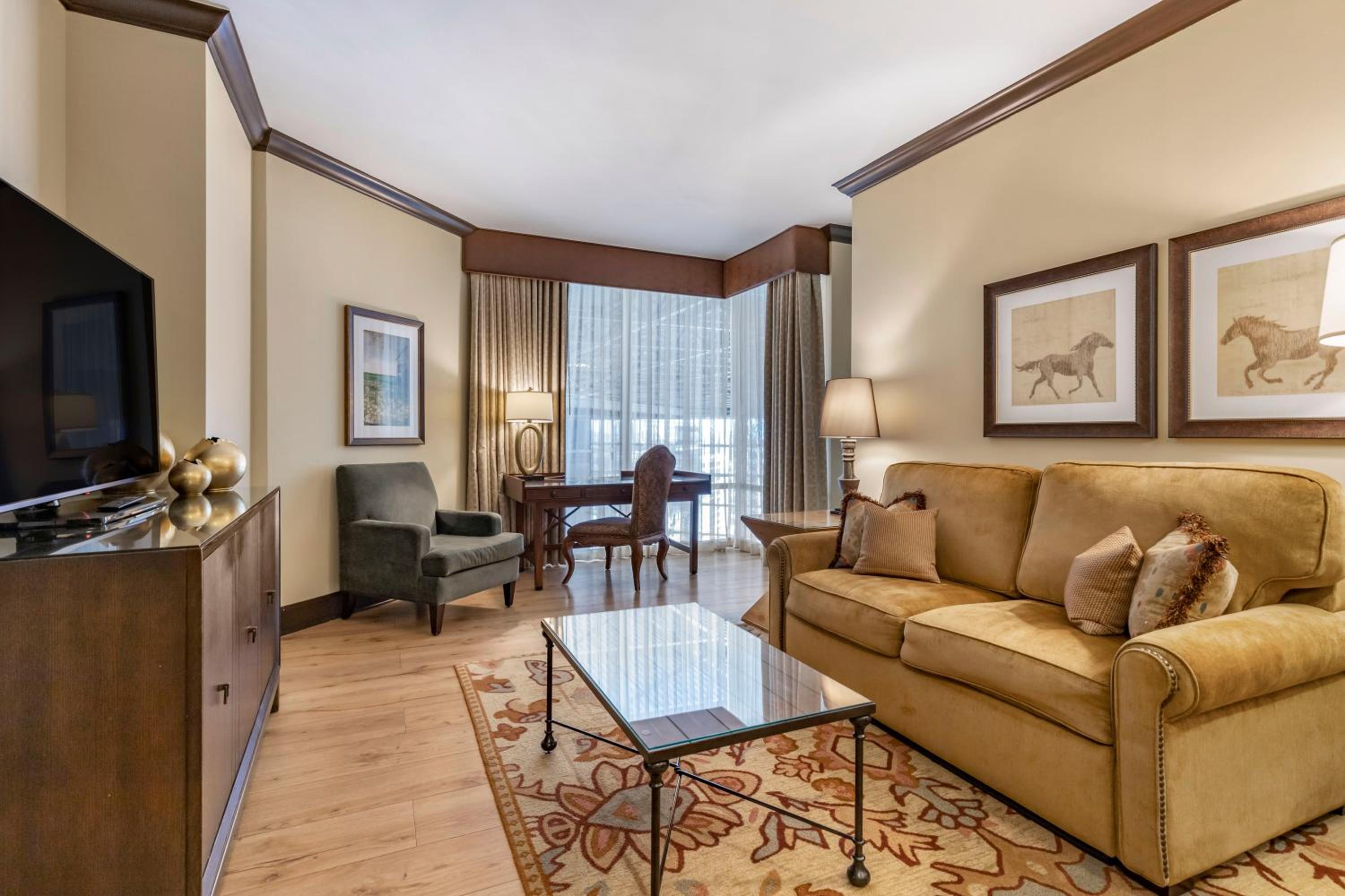 Get Fit One Bedroom Suite - 1 King Bed - Photo 5