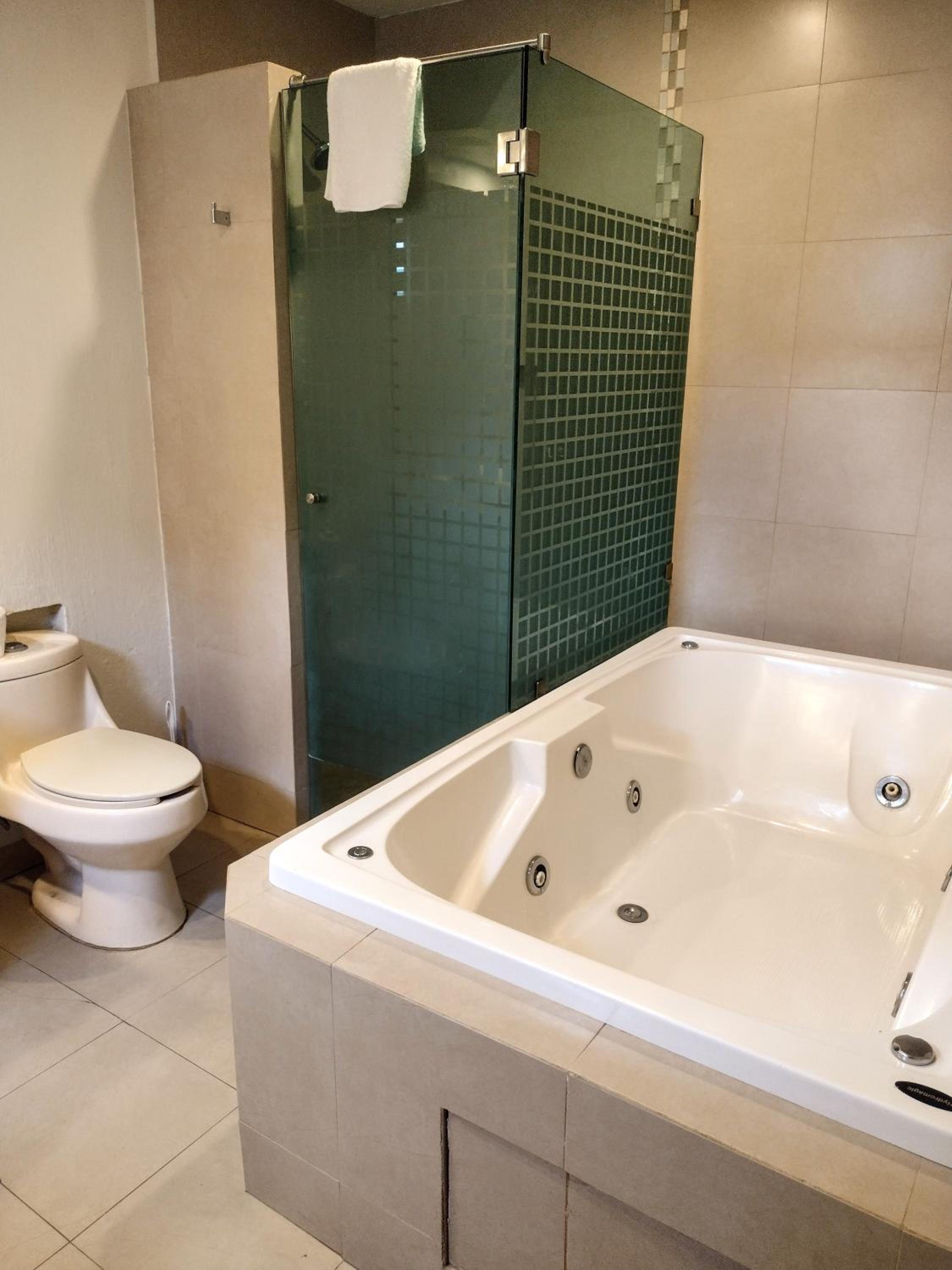 King Room with Spa Bath photo 2