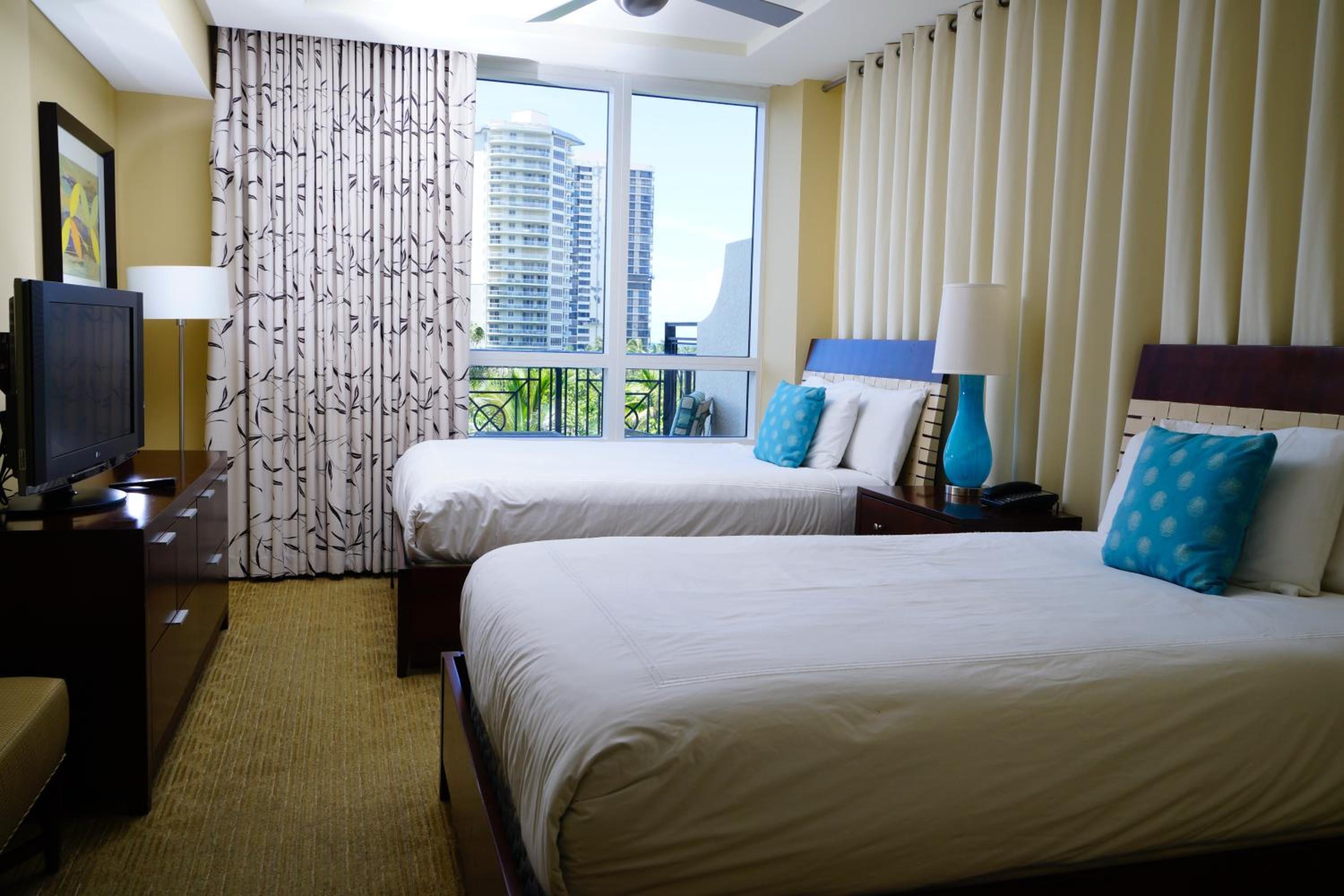 Larger 2 Bedroom Suite, Ocean View Balcony  photo 3