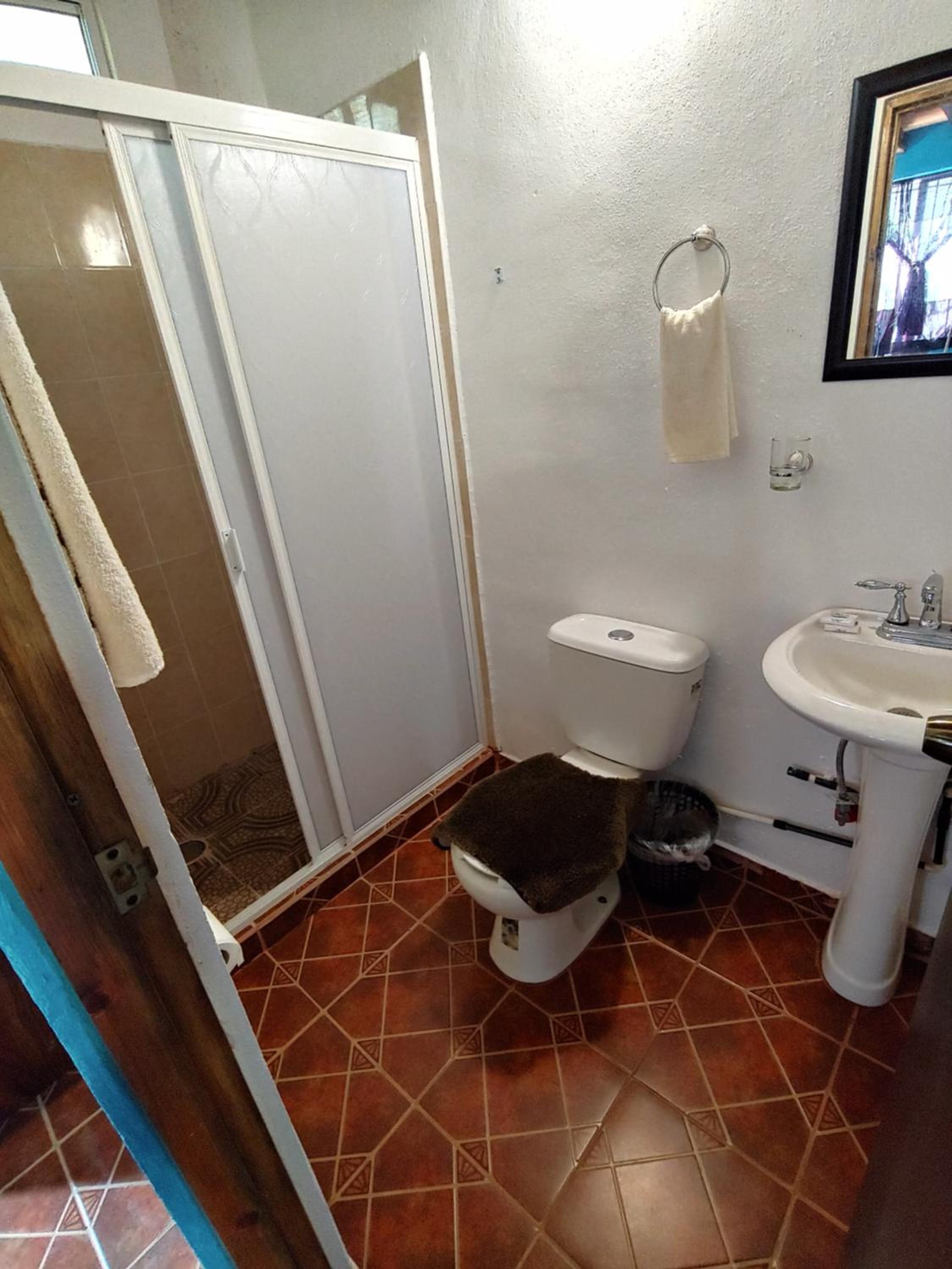 Large Double Room - Photo 4