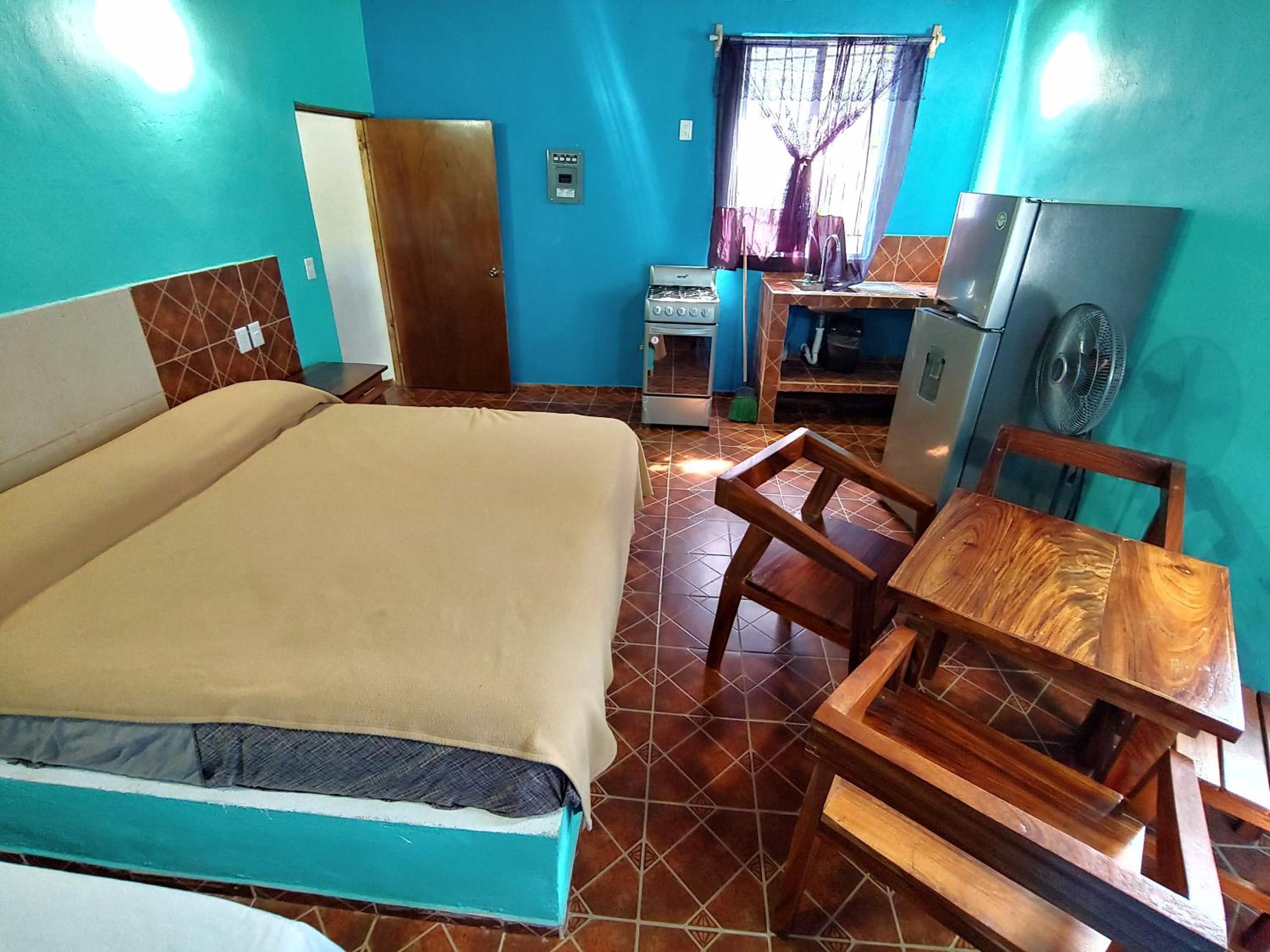 Large Double Room - Photo 2