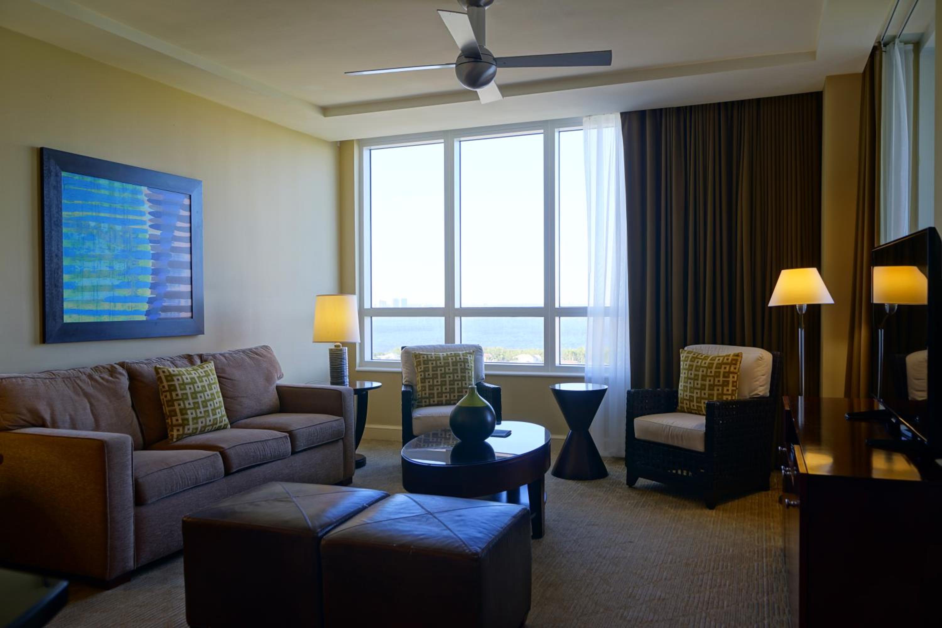 One Bedroom Suite, With Ocean View, Balcony photo 2