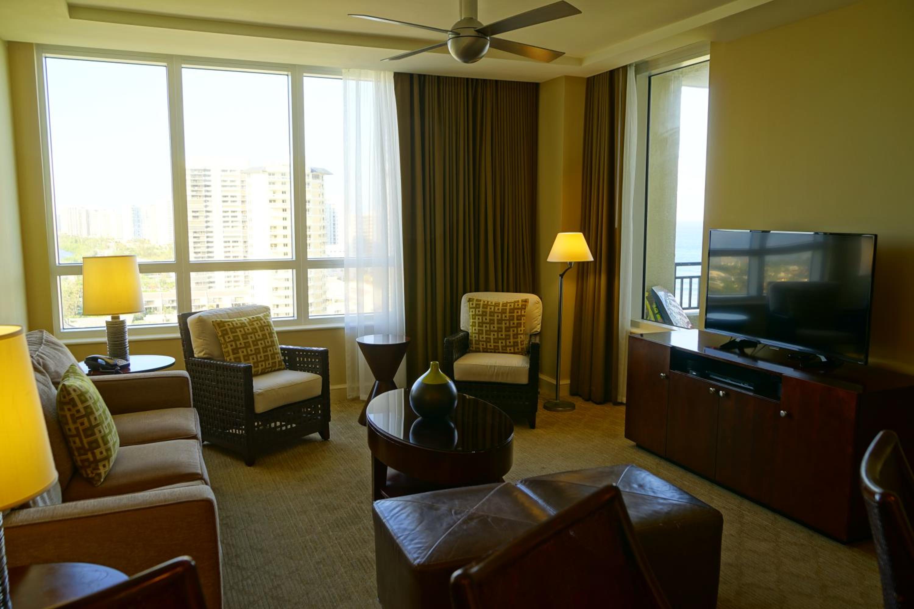 One Bedroom Suite, With Ocean View, Balcony photo 3