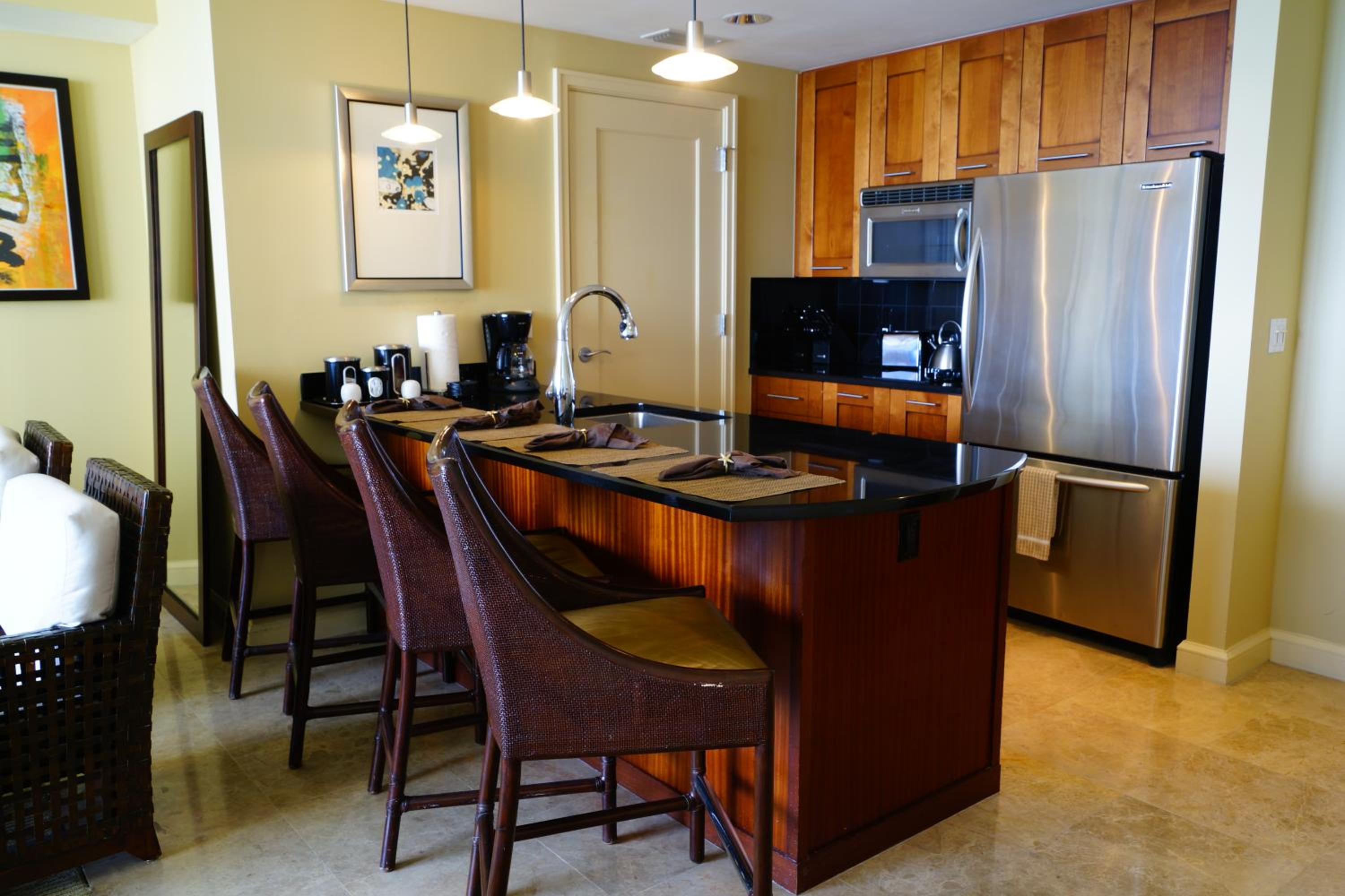 One Bedroom Suite, With Ocean View, Balcony photo 2