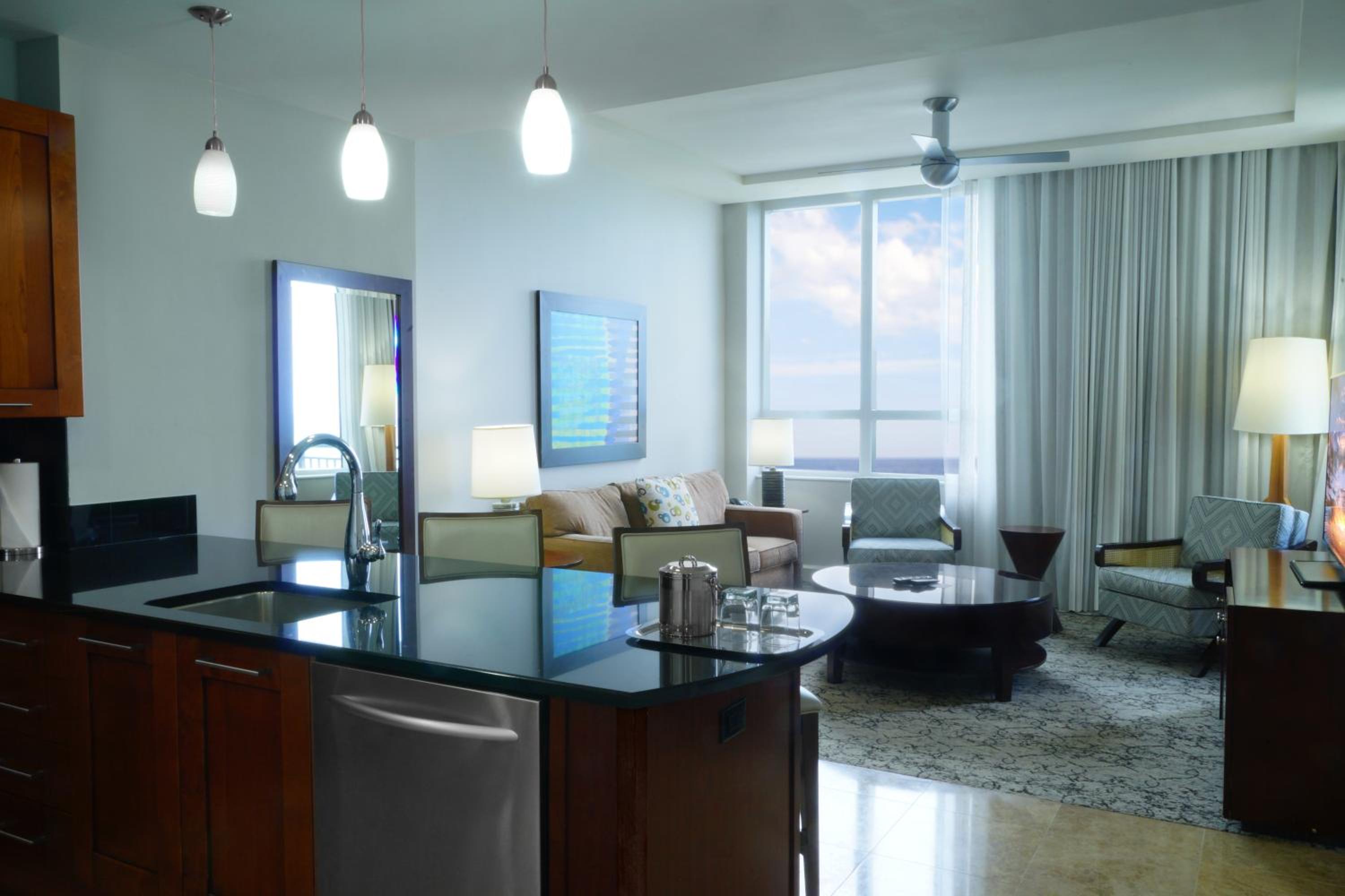 One Bedroom Suite, With Resort View, Balcony  photo 3