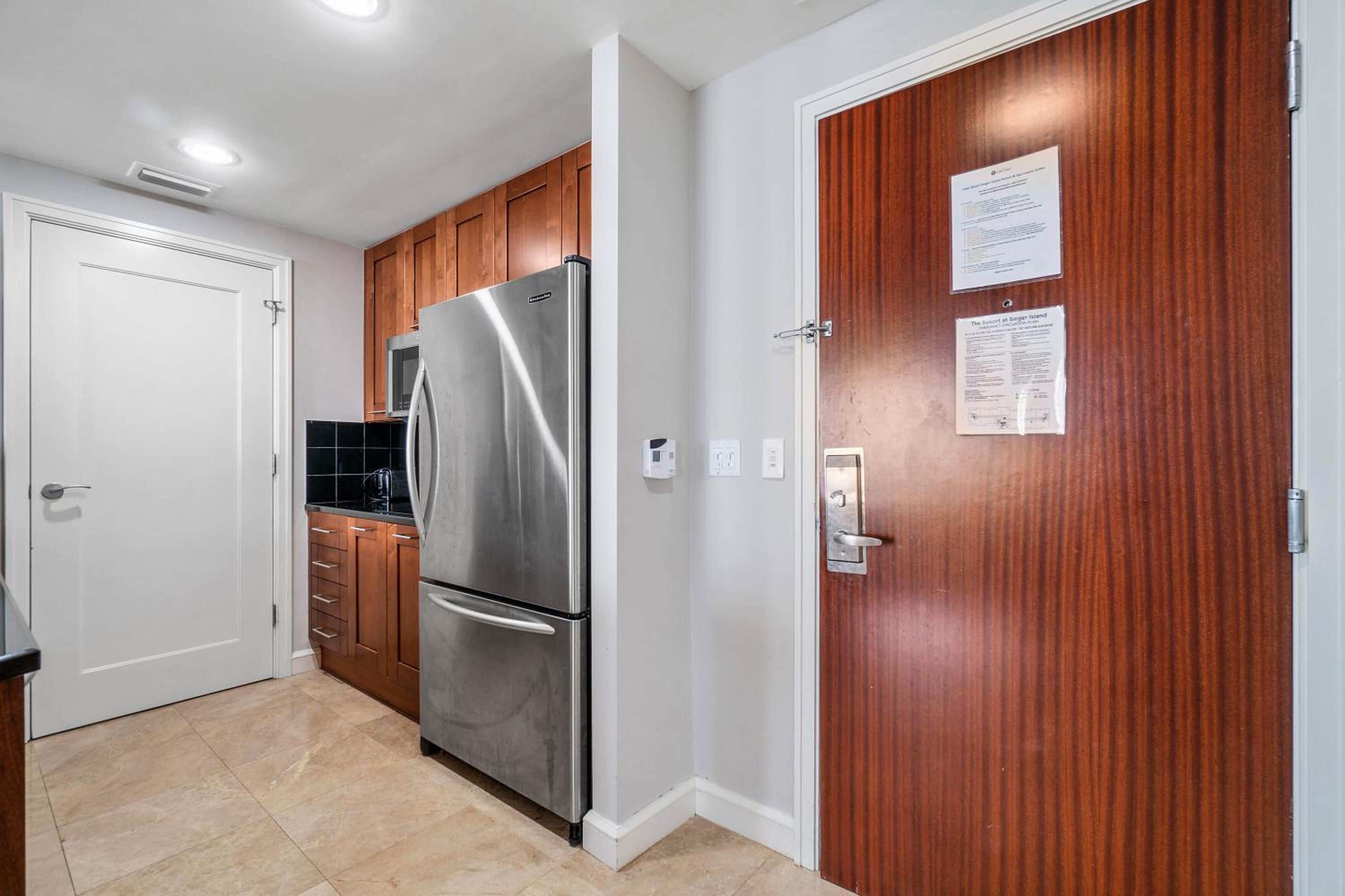 Premium, 2 Bedroom Suite, With Ocean View, Balcony photo 3