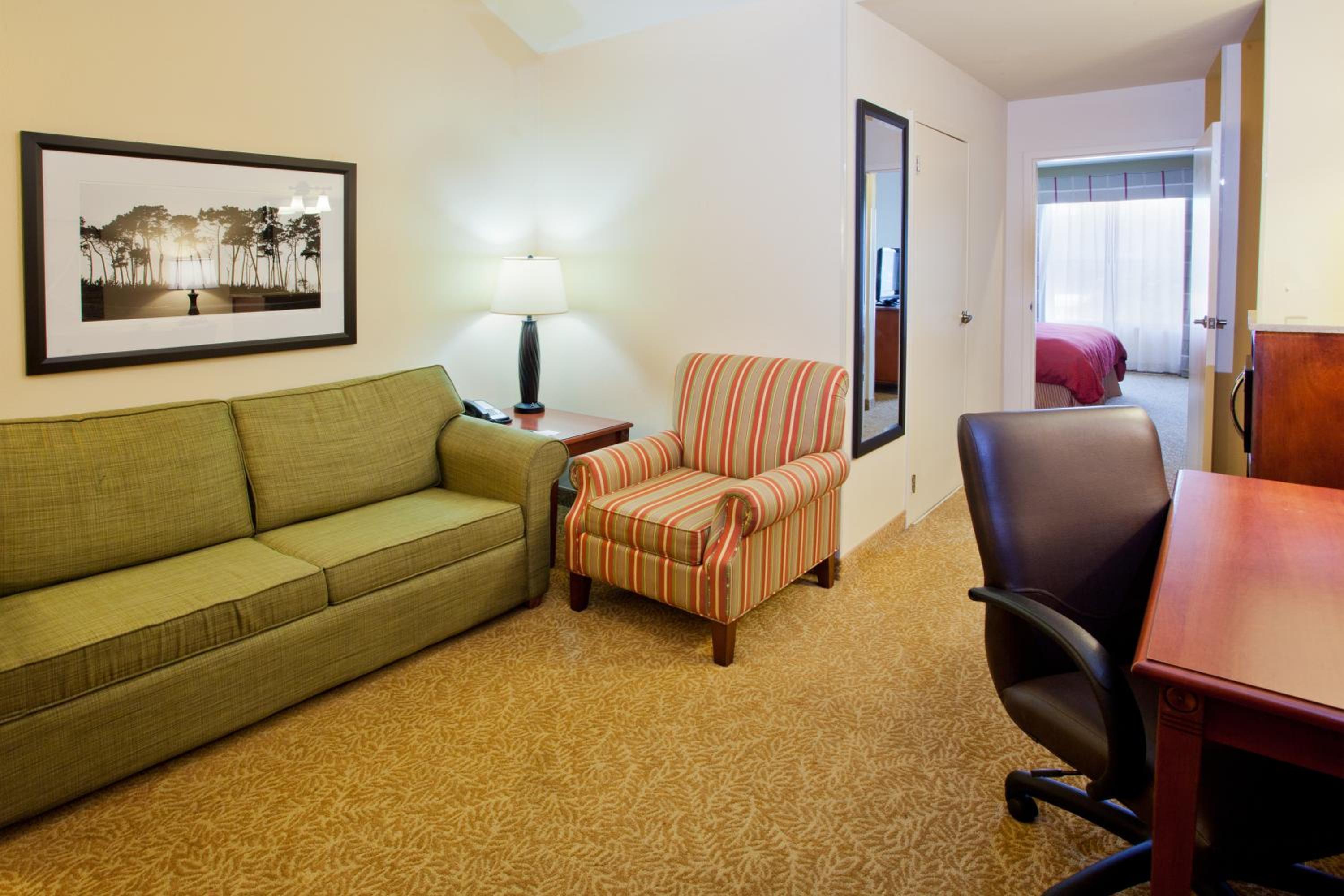One-Bedroom King Suite - Disability Access/Non-Smoking - Photo 1
