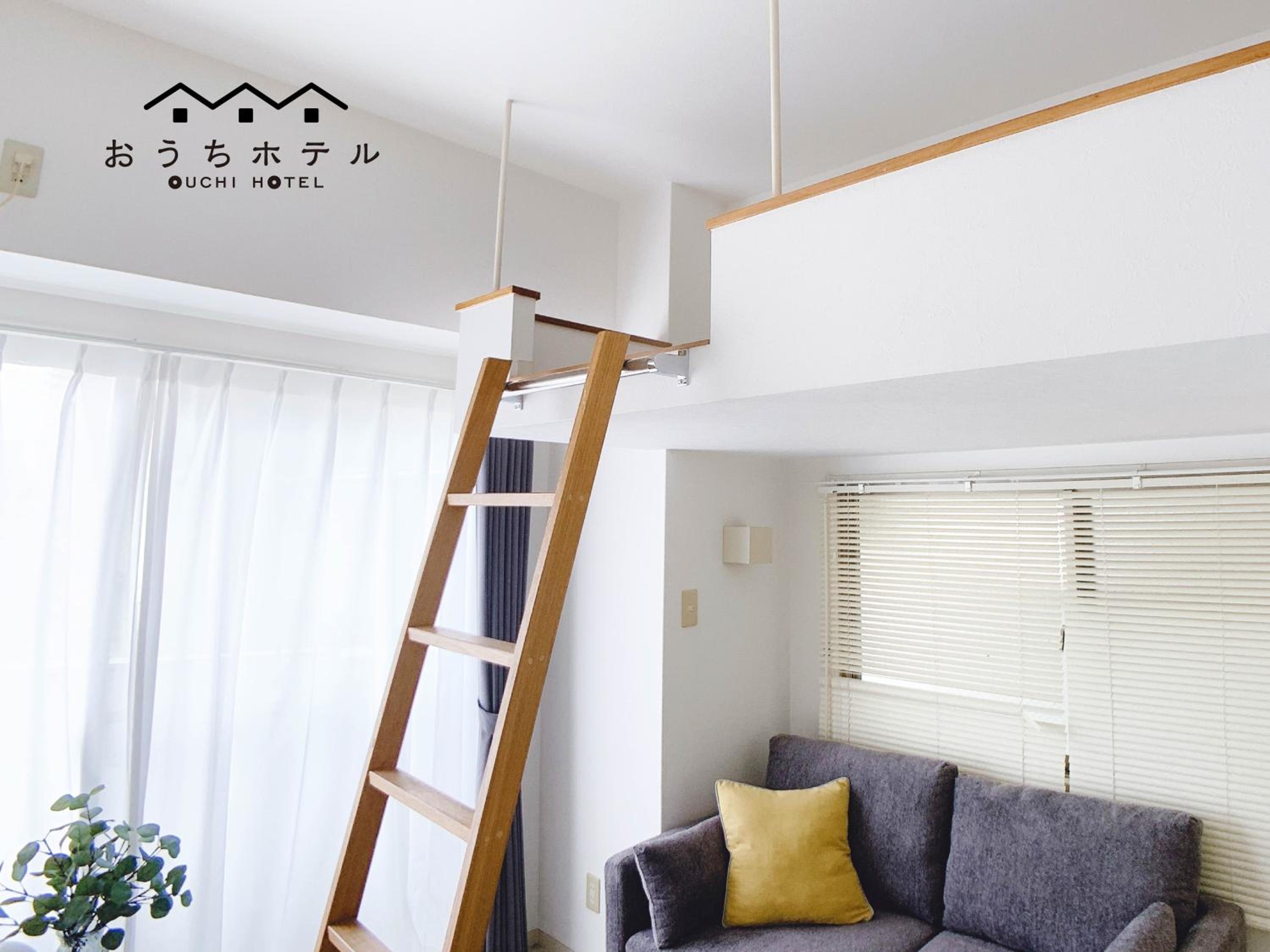 Studio with Balcony - Photo 15