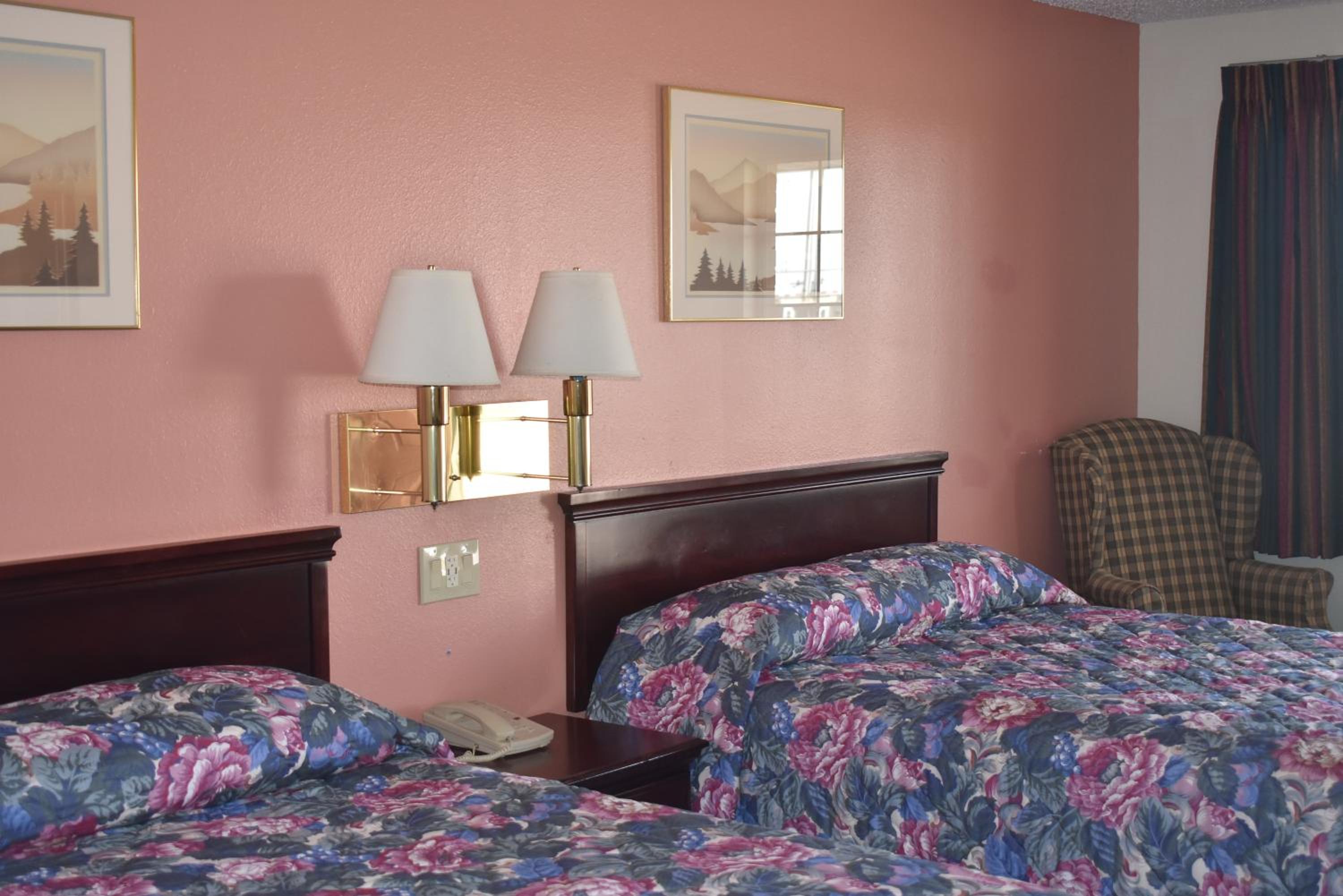 Queen Room - Photo 12
