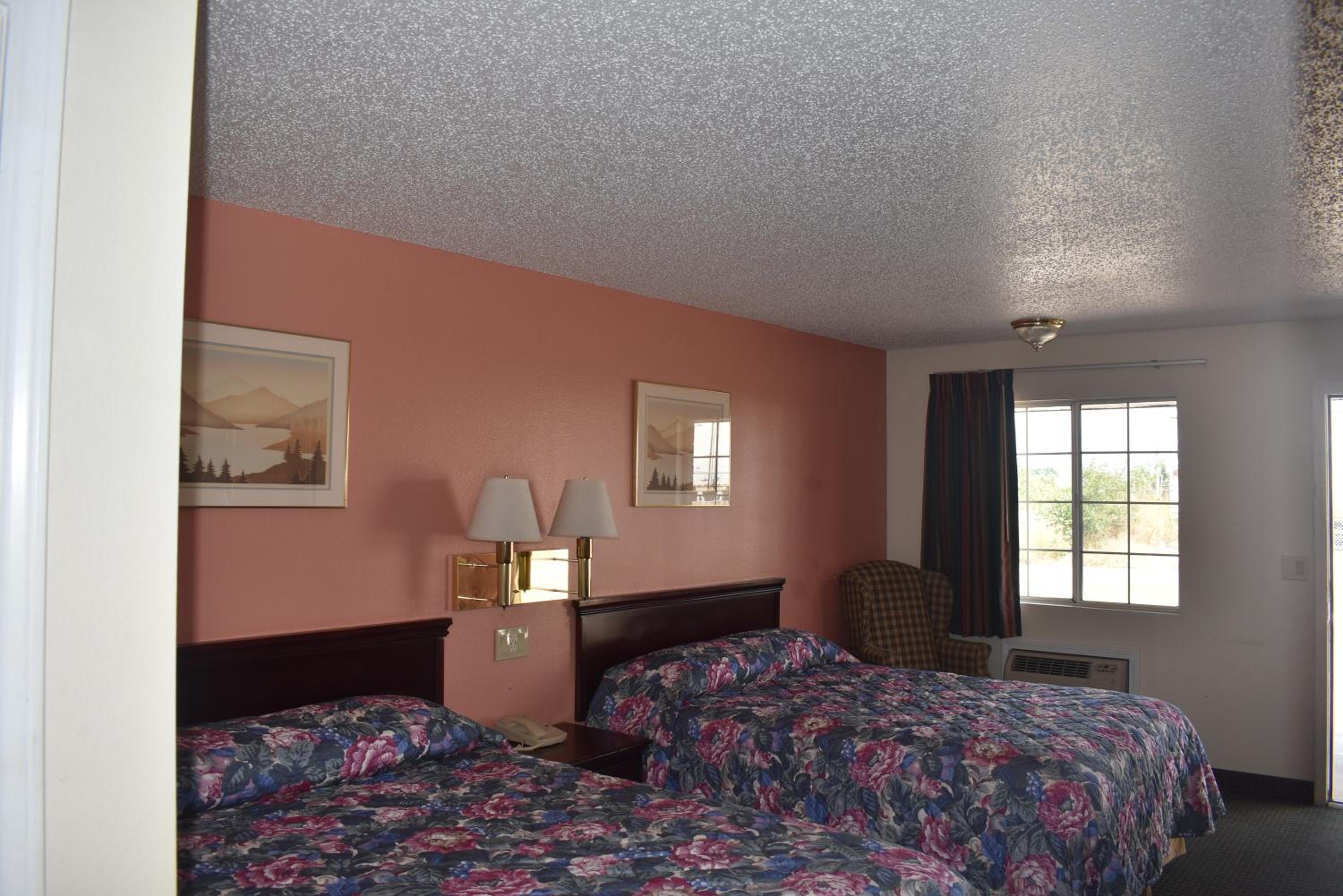 Queen Room - Photo 11
