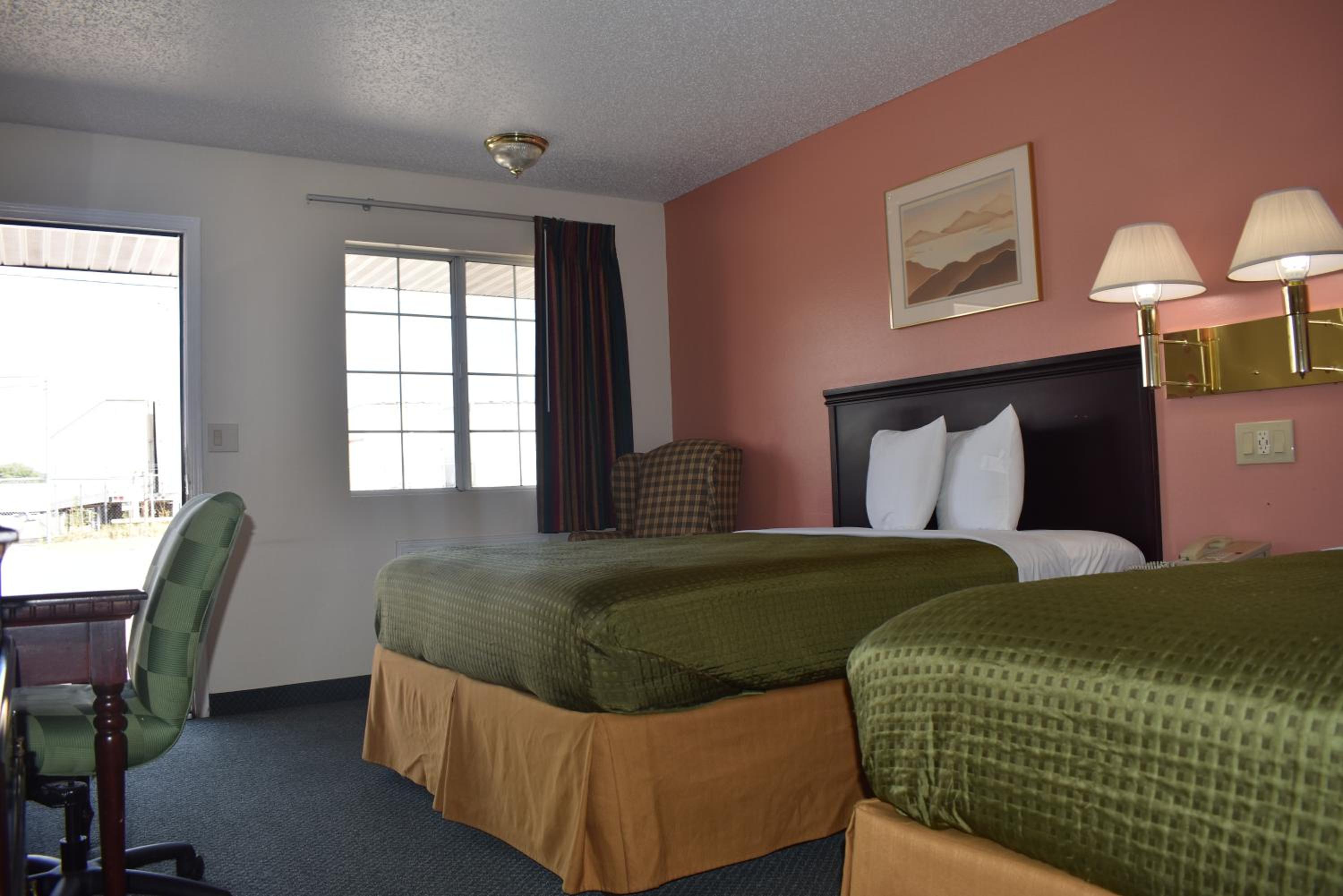 Deluxe King Room - Photo 34