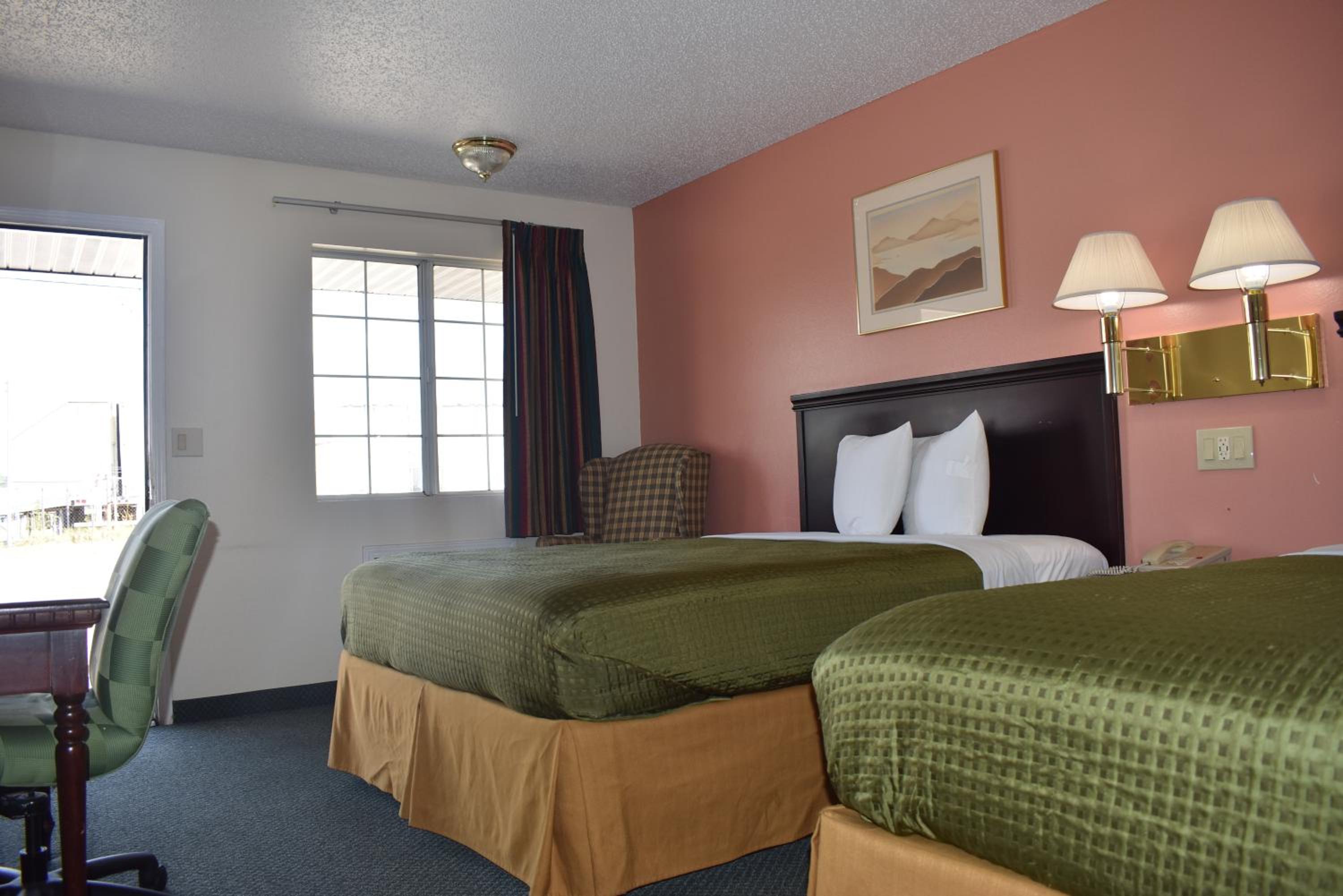 Deluxe King Room - Photo 2