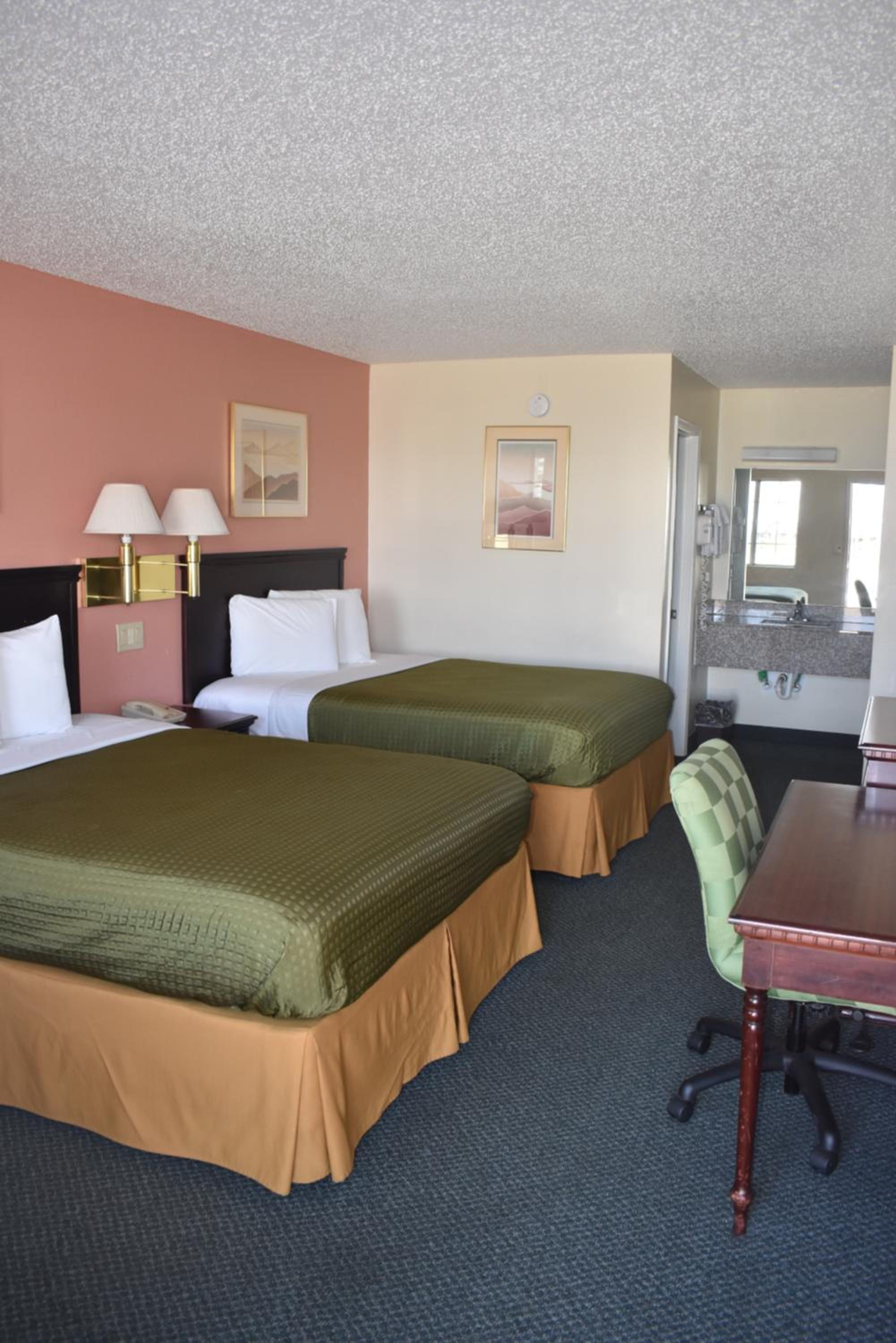 Deluxe King Room - Photo 12