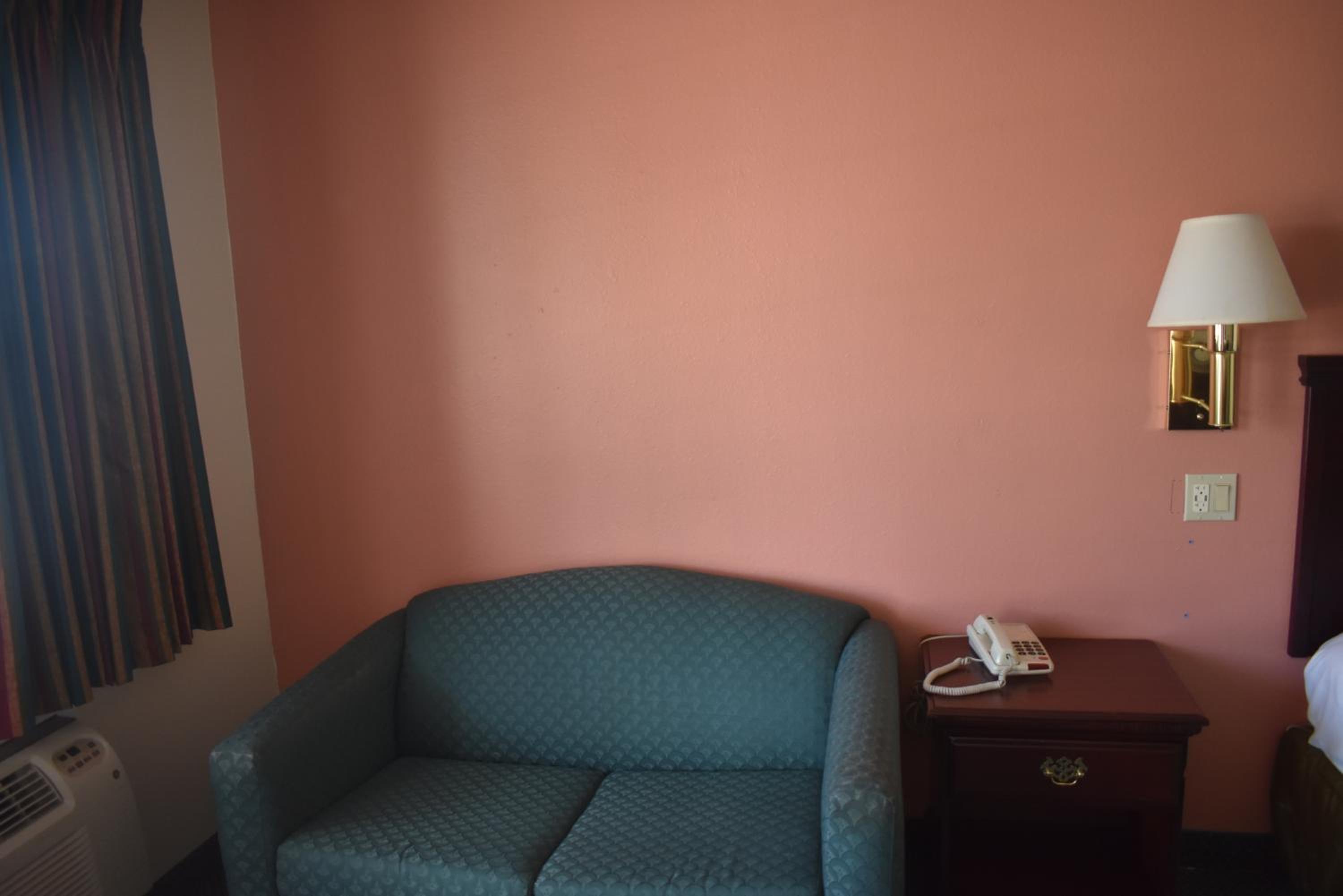 Deluxe King Room - Photo 14