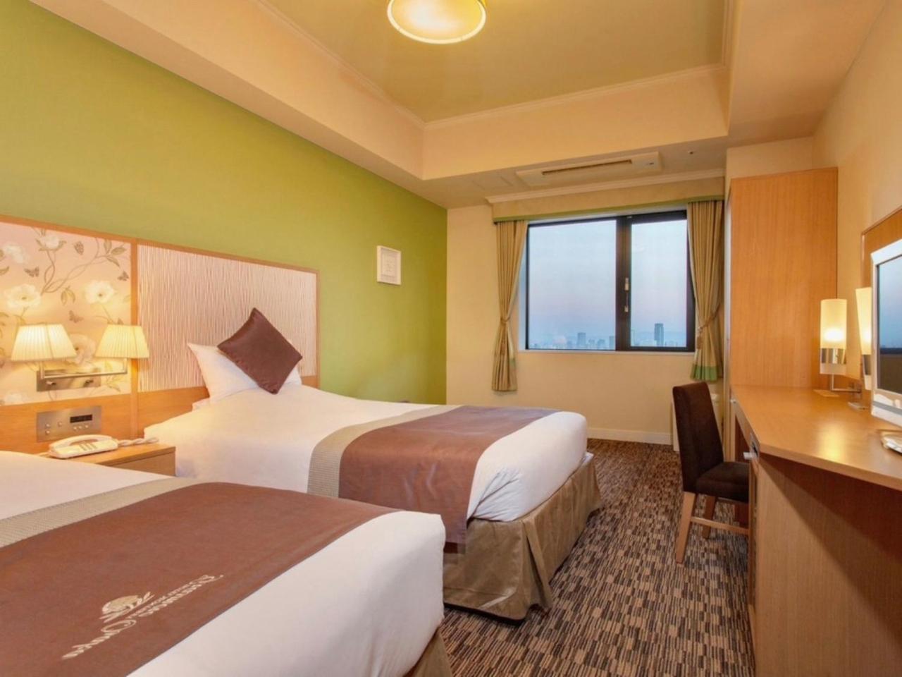 Two Adjacent Twin Rooms (4 Adults) - Non-Smoking