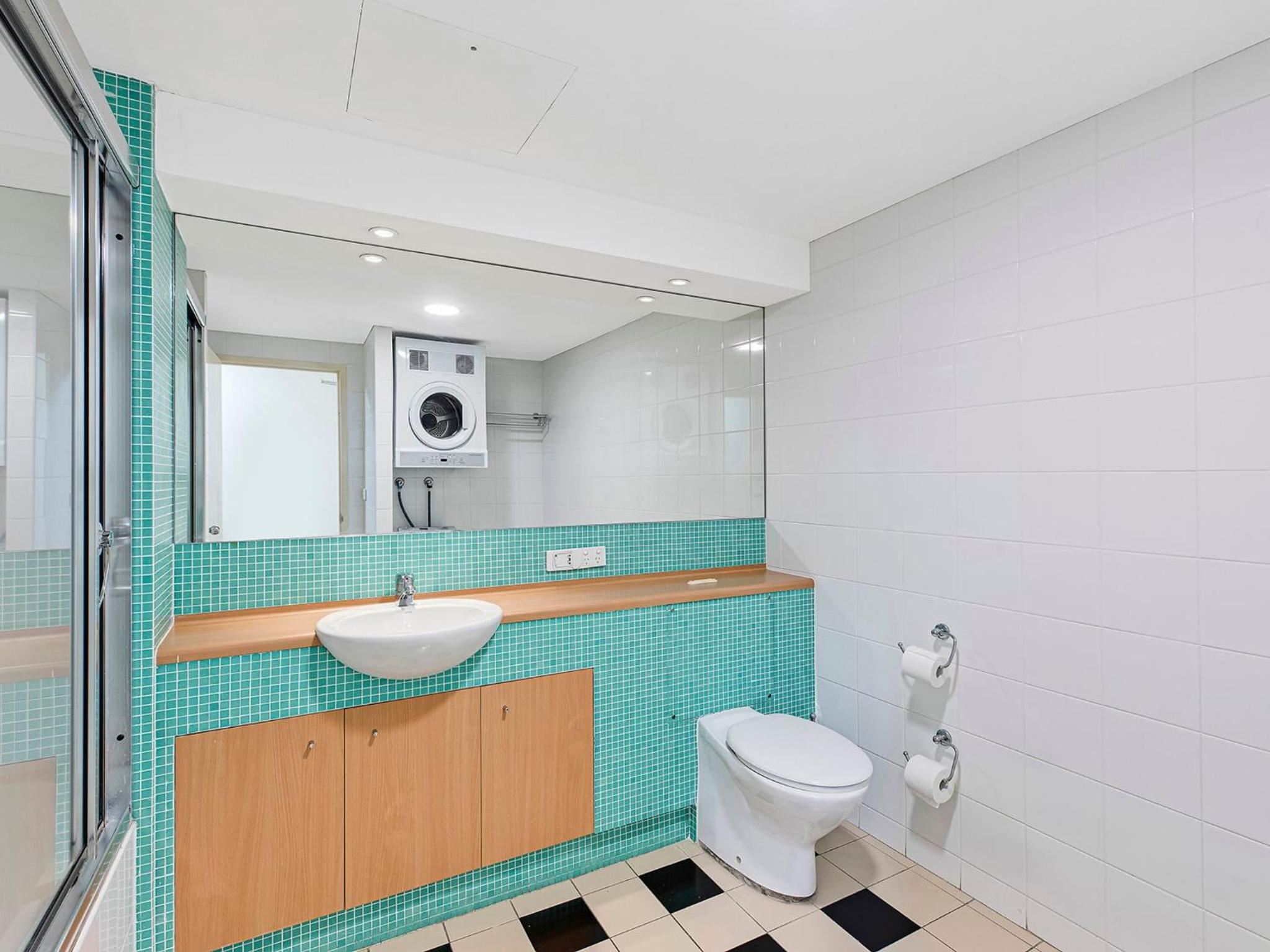 Apartment - Photo 8