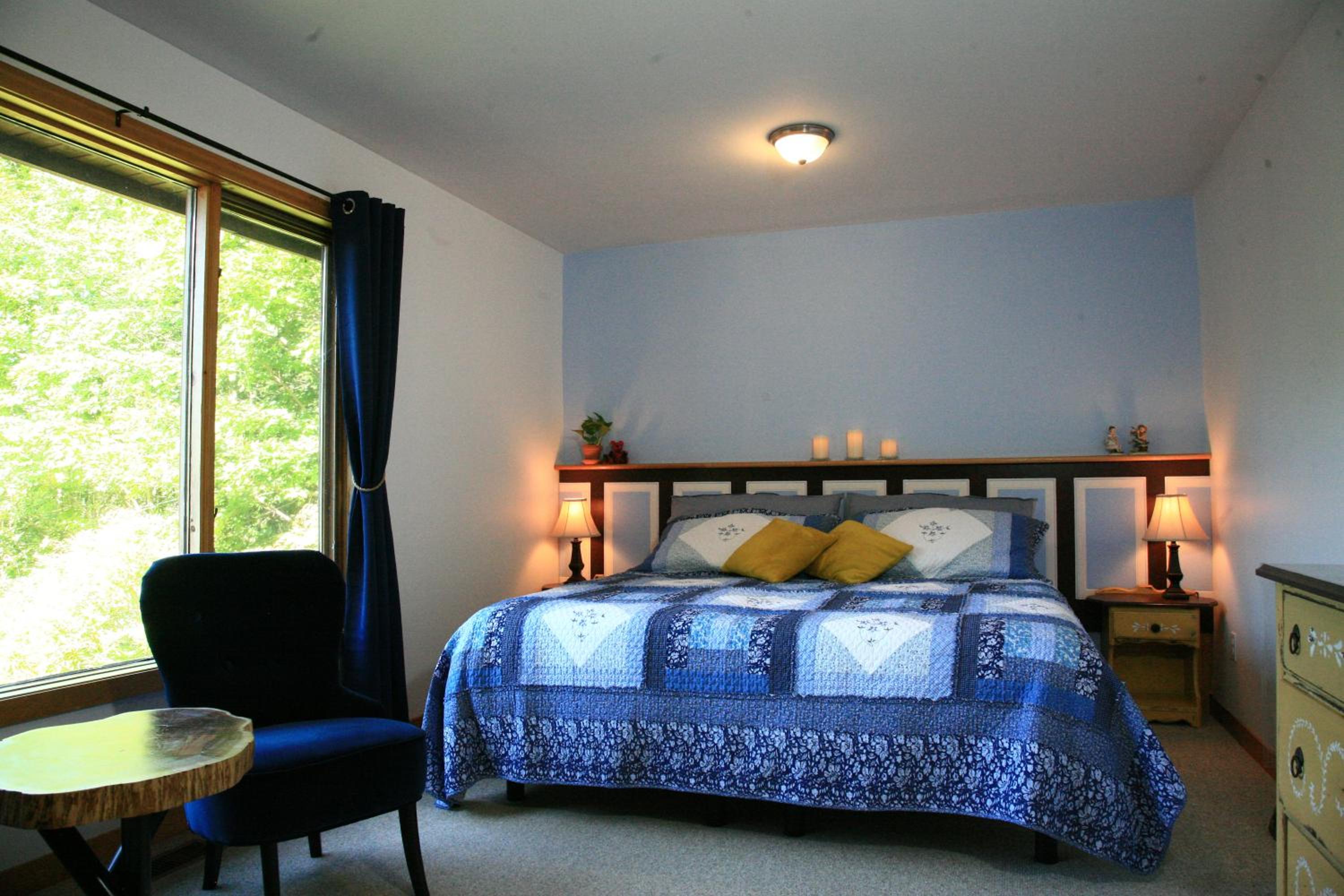 Double or Twin Room with Lake View photo 1