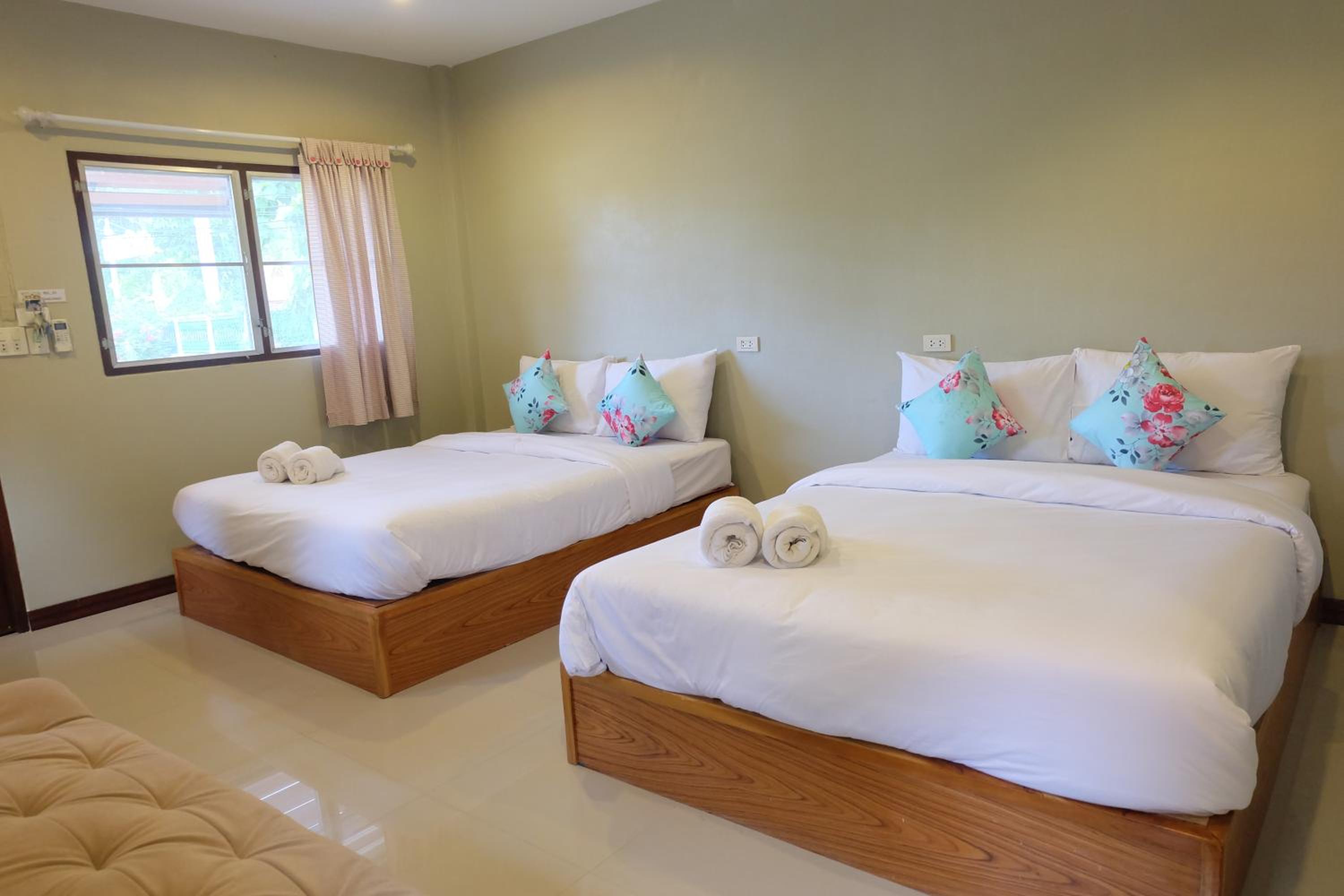 Classic Quadruple Room - Photo 5