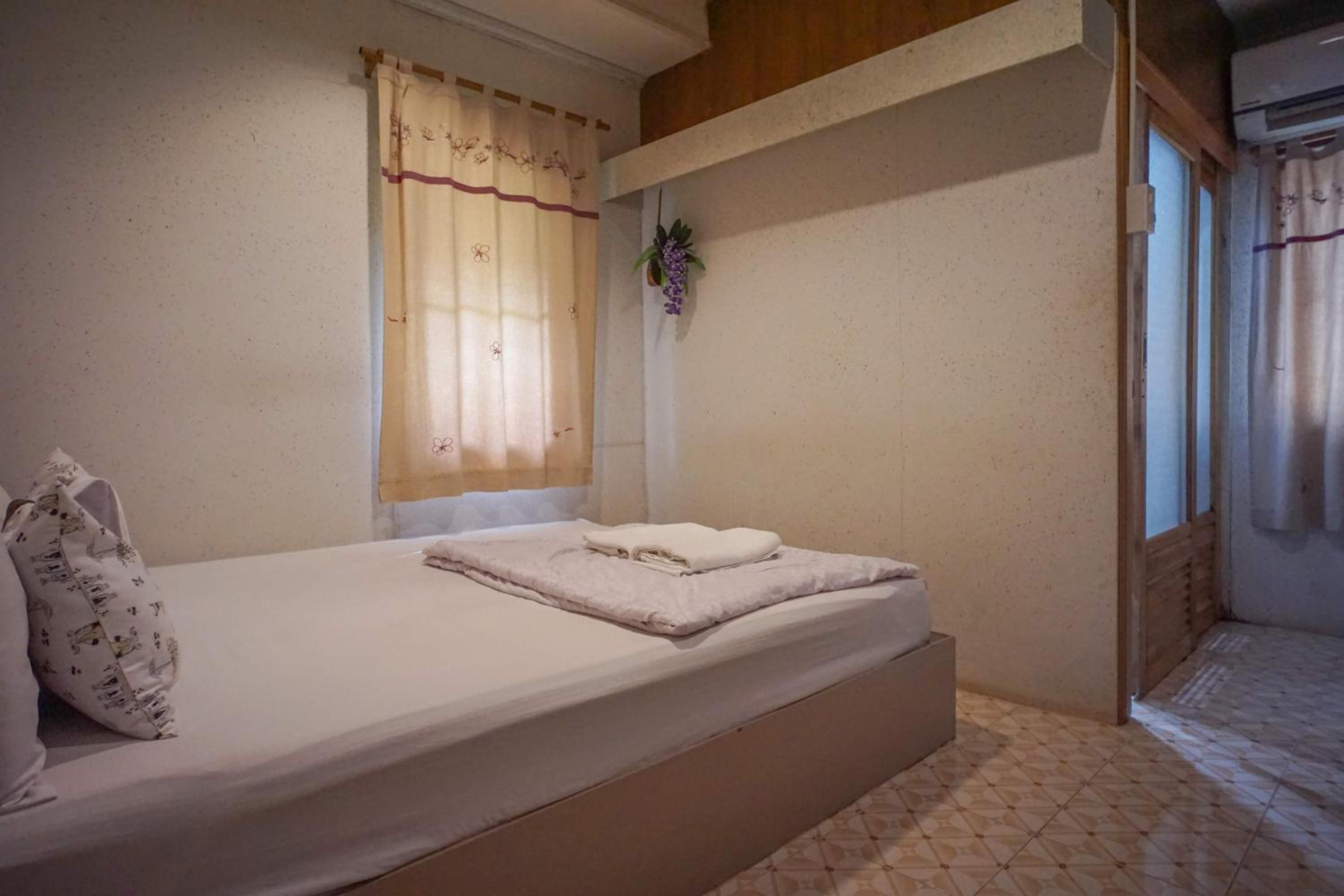 Budget Double Room - Photo 4