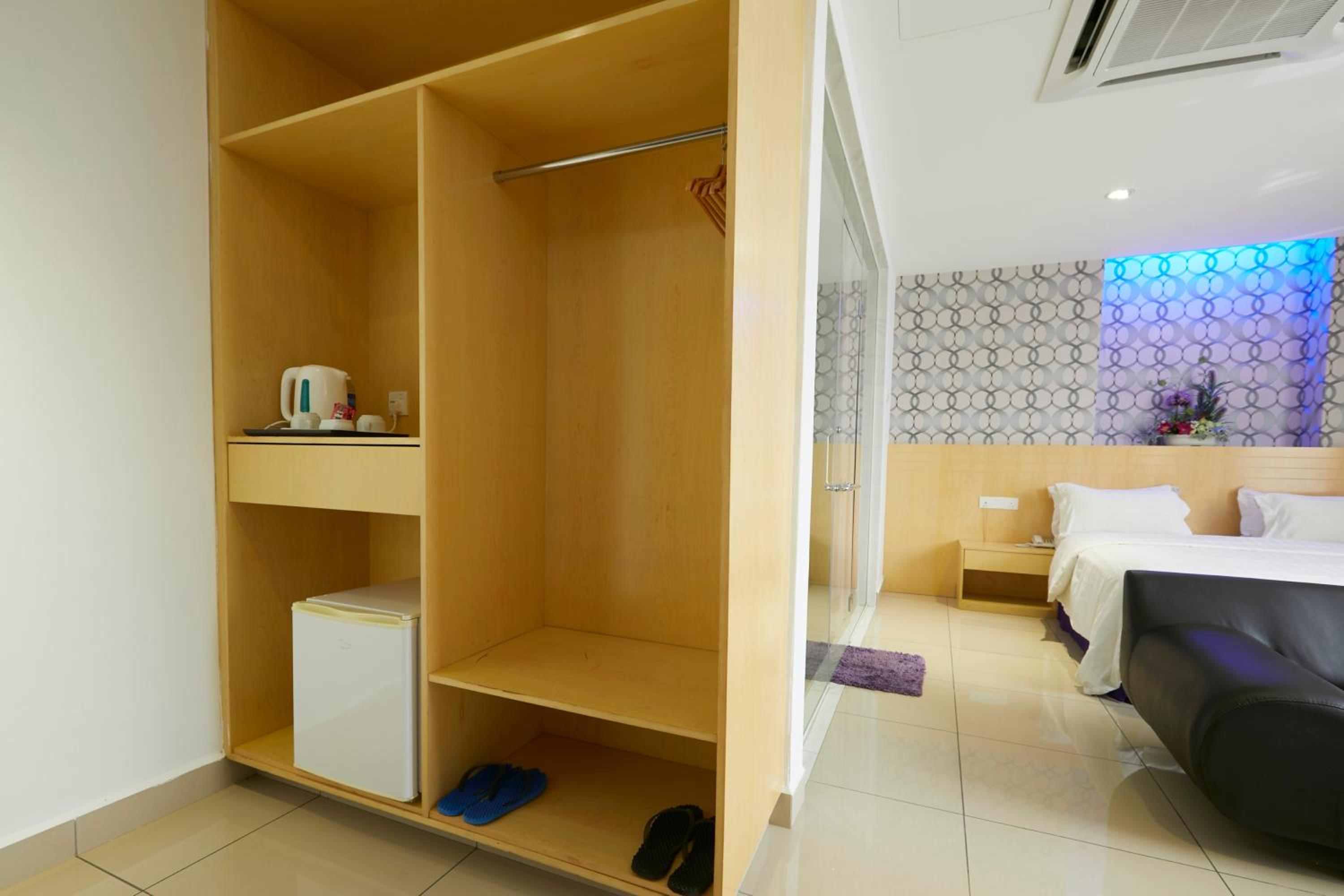Suite - Photo 8