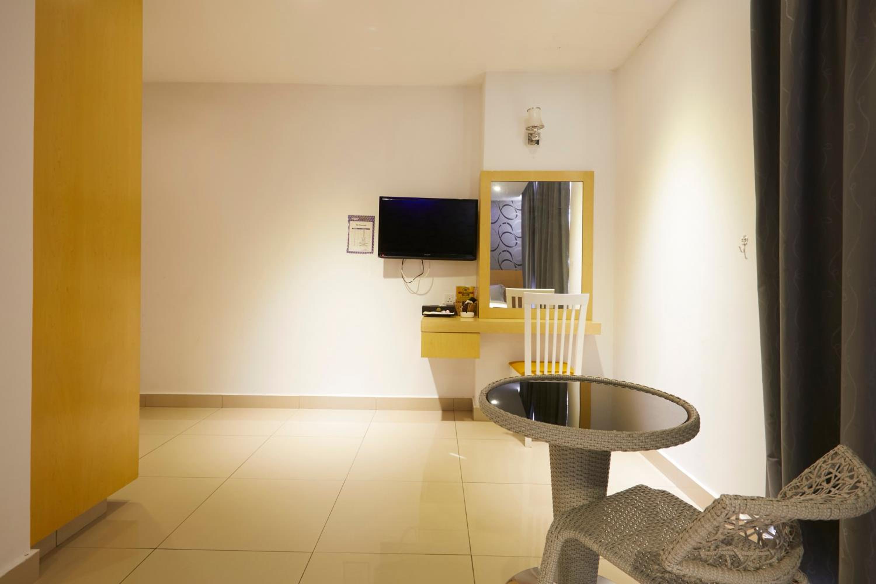 Deluxe Room - Photo 5