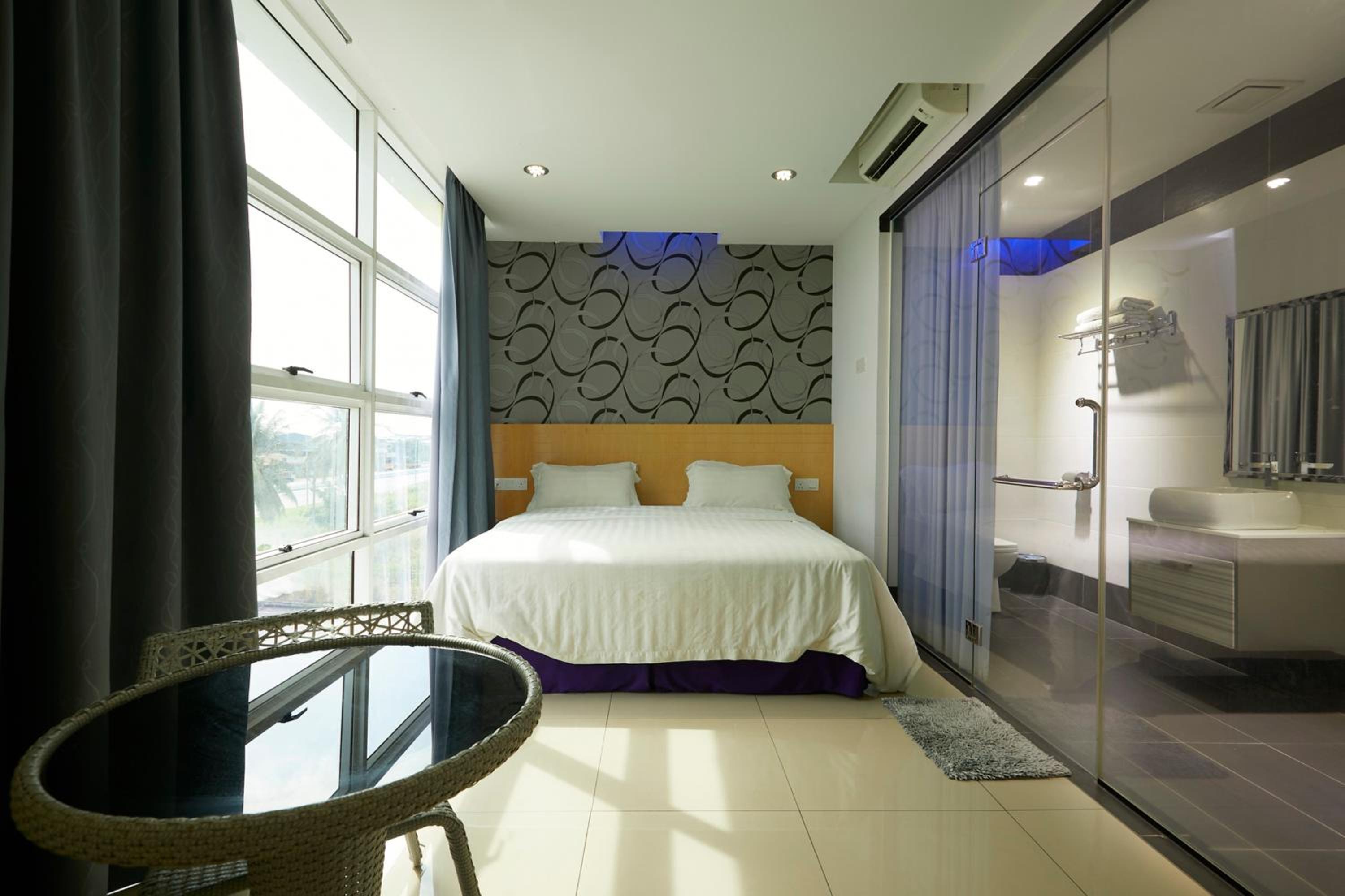 Deluxe Room - Photo 1