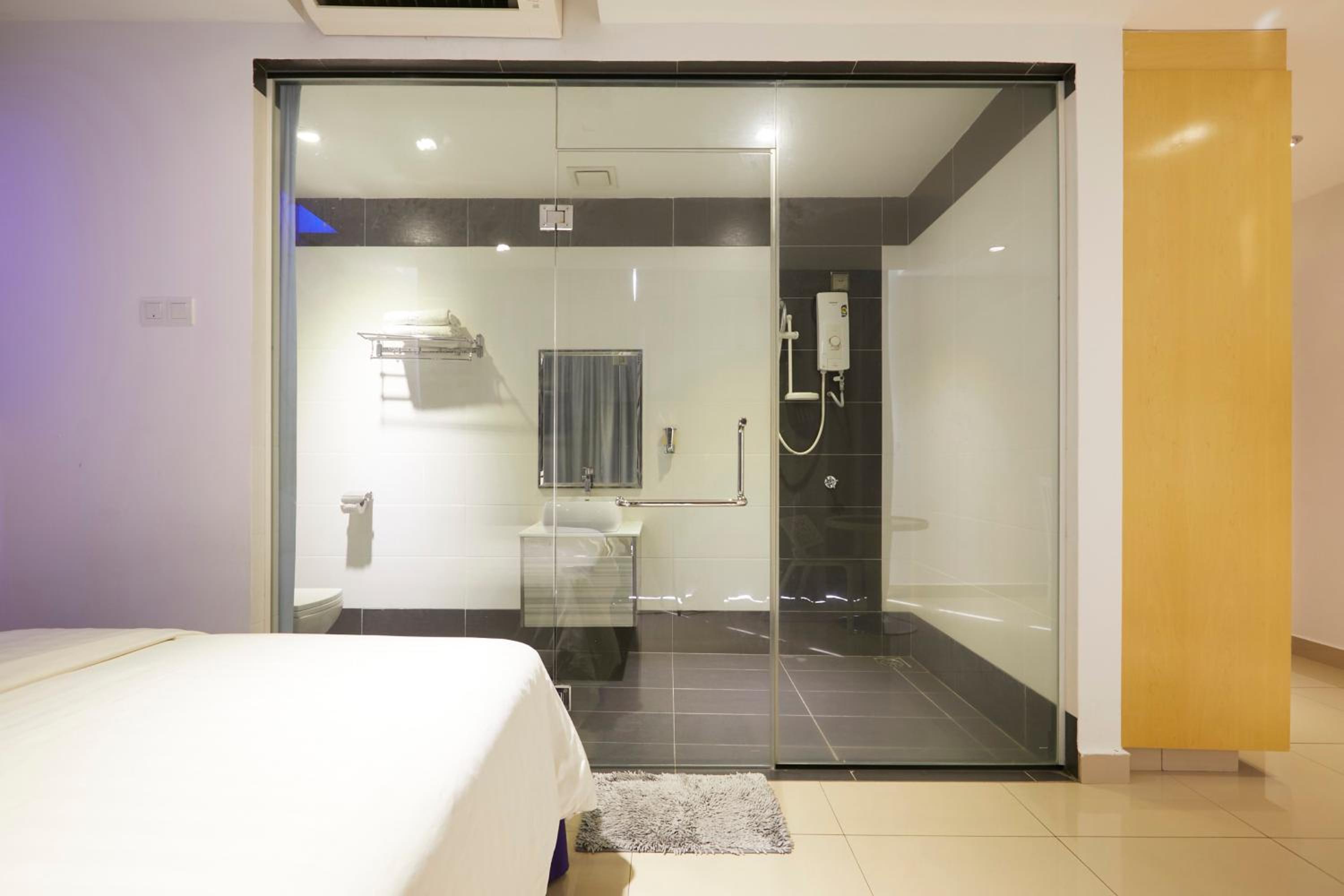 Deluxe Room - Photo 3